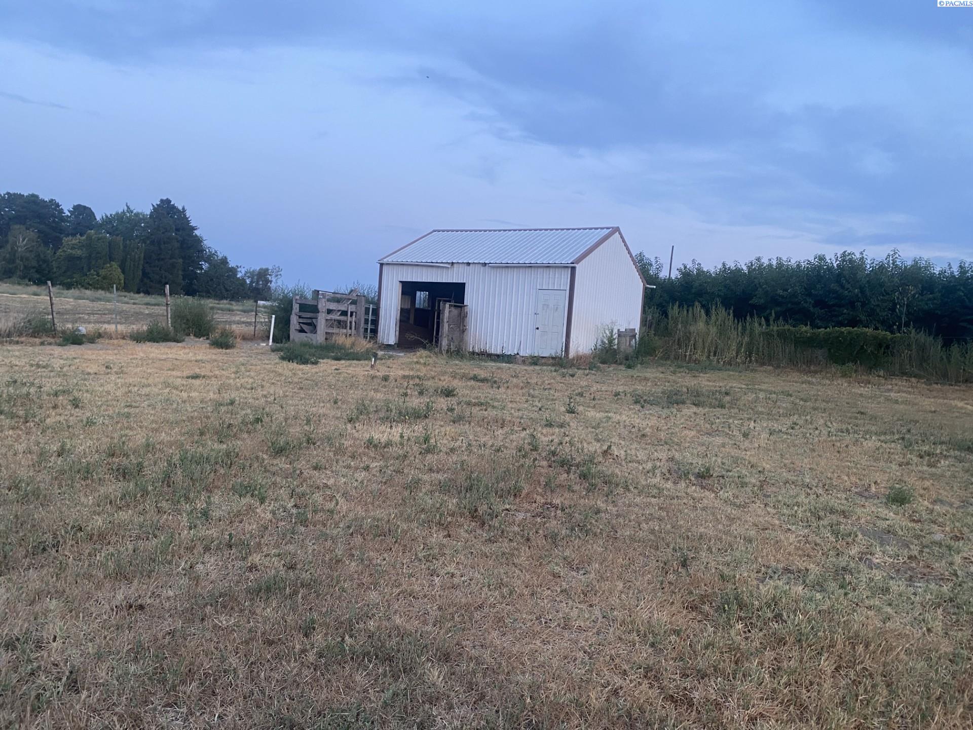 Photo 4 of Land for sale at 1712 W King St, Grandview, WA 98930 | MLS# PAC286768 | Listing updated on 2026-07-01
