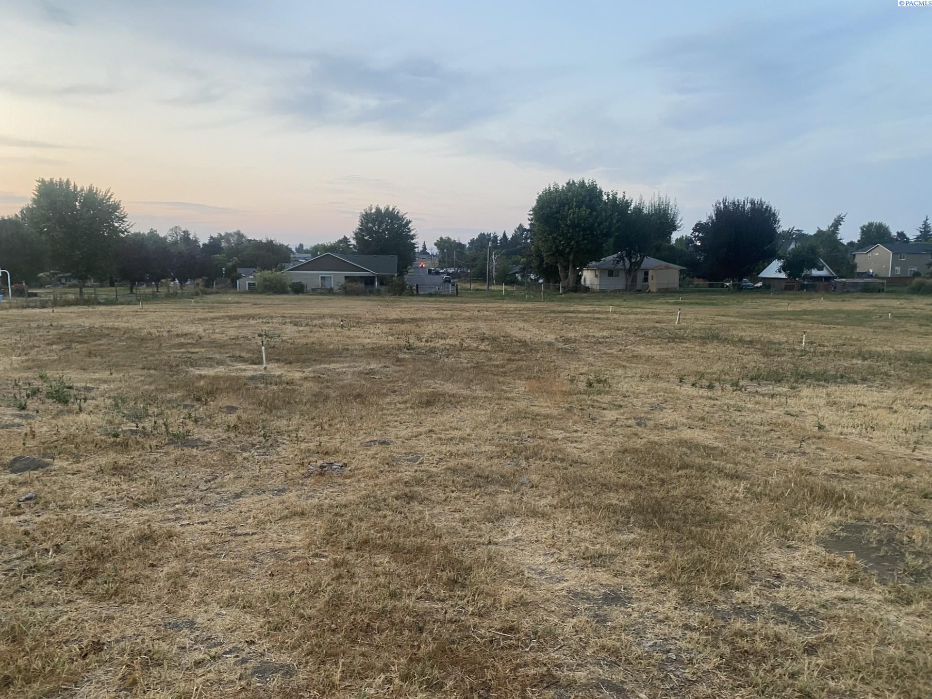 Photo 4 of Land for sale at 1718 W King St, Grandview, WA 98930 | MLS# PAC286769 | Listing updated on 2026-07-01