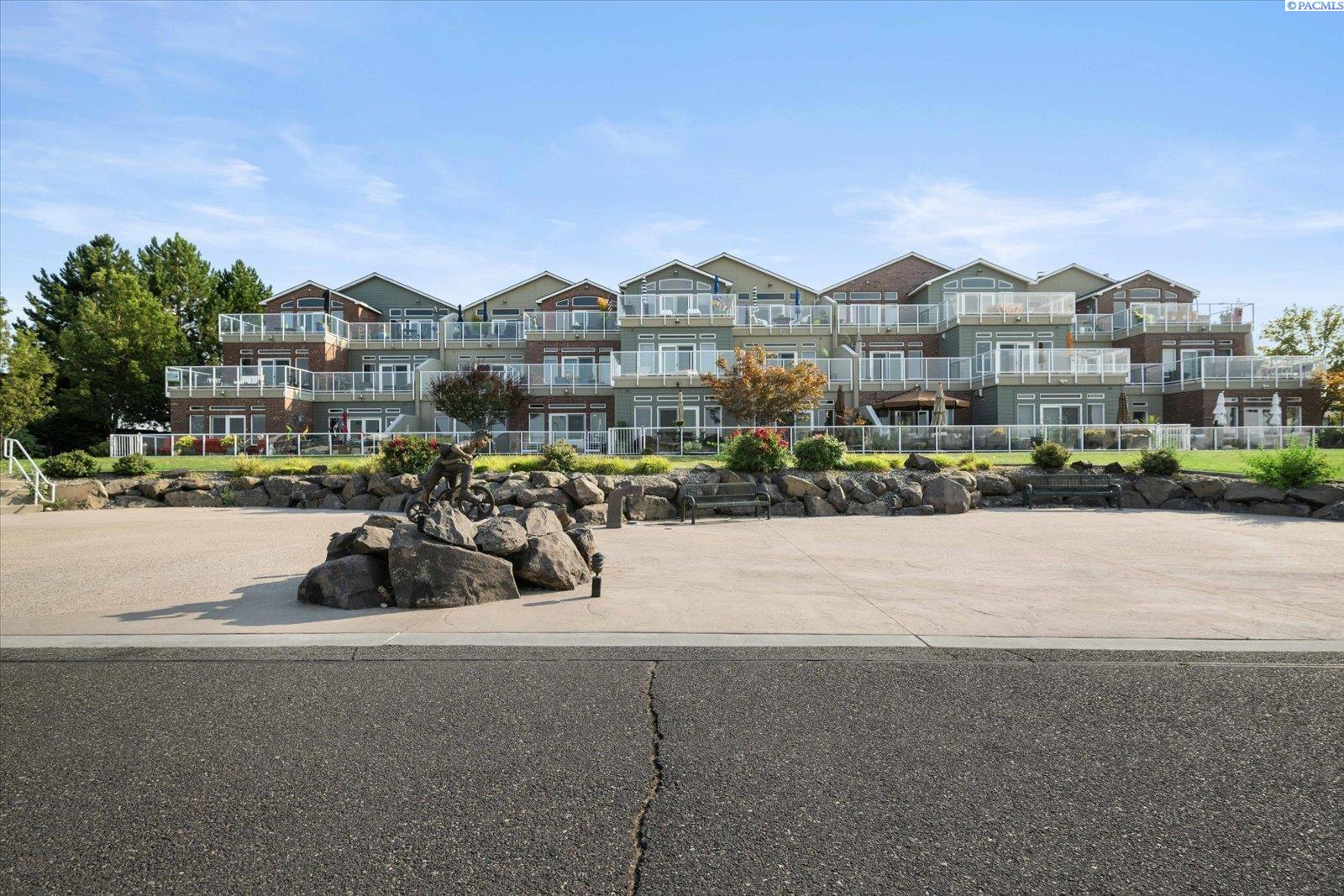 Photo 1 of Condo for sale at 386 Columbia Point Dr, Richland, WA 99352 | MLS# PAC287131 | Listing updated on 2026-09-18