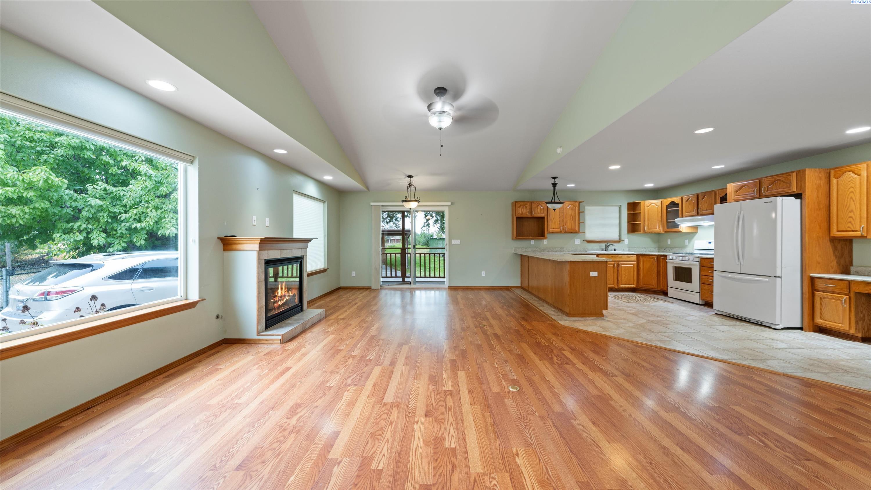 Photo 3 of Single family home for sale at 41406 S Finley Rd, Kennewick, WA 99337 | MLS# PAC287868 | Listing updated on 2026-10-02