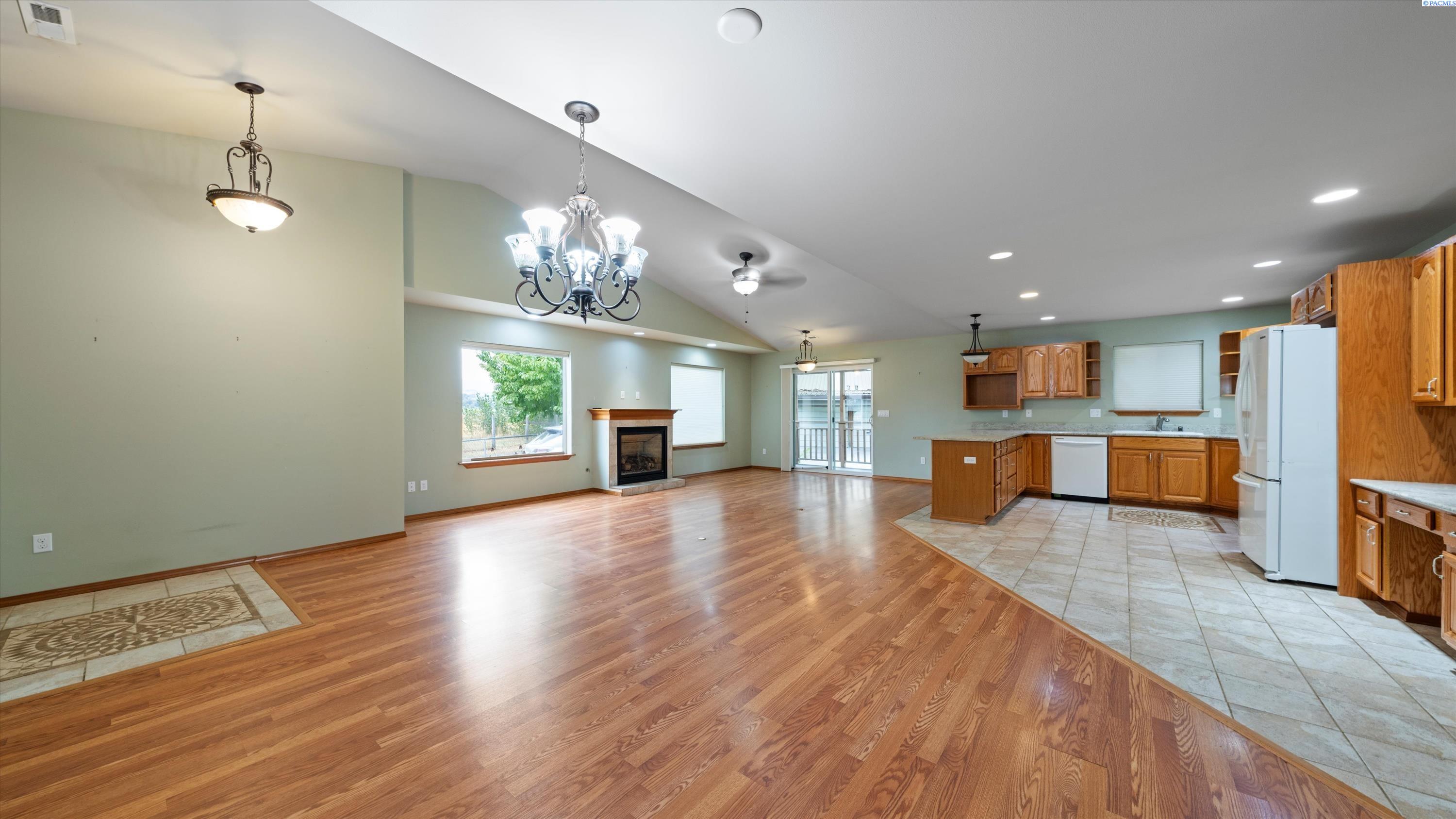 Photo 2 of Single family home for sale at 41406 S Finley Rd, Kennewick, WA 99337 | MLS# PAC287868 | Listing updated on 2026-10-02