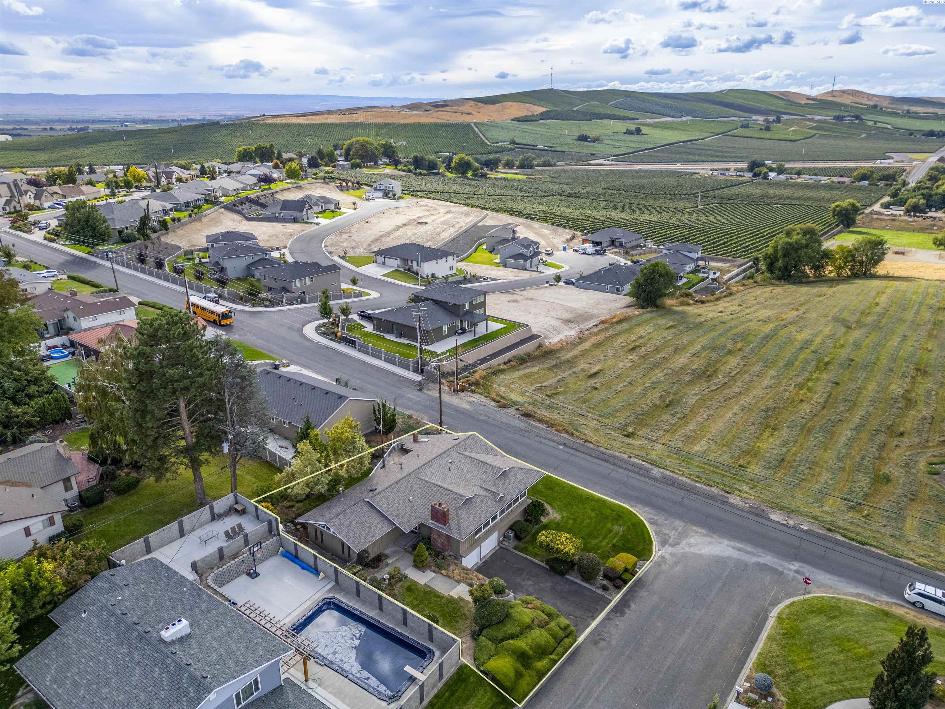 Photo 3 of Single family home for sale at 1235 Cherry Ave, Sunnyside, WA 98944 | MLS# PAC287908 | Listing updated on 2026-06-12