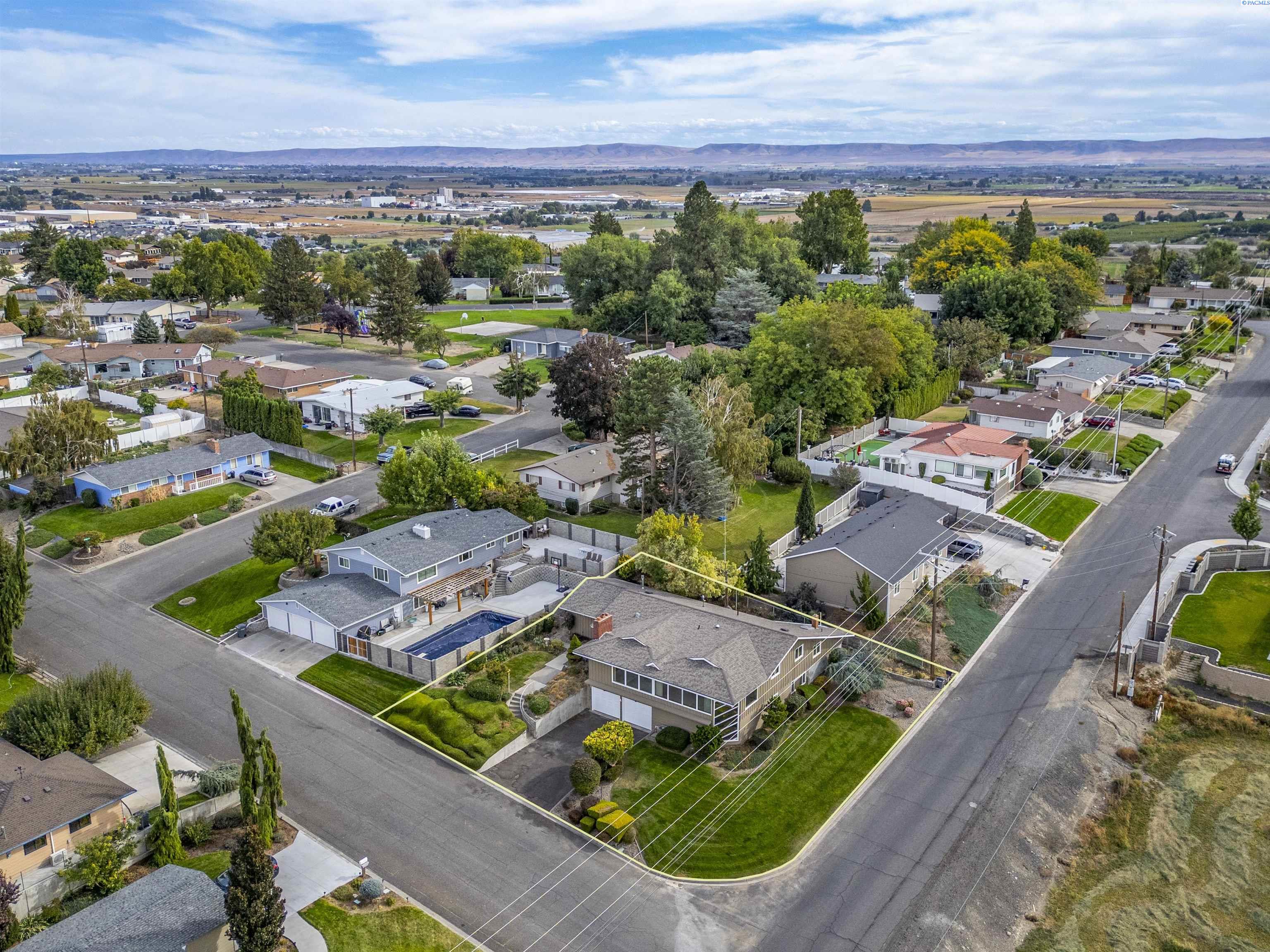 Photo 2 of Single family home for sale at 1235 Cherry Ave, Sunnyside, WA 98944 | MLS# PAC287908 | Listing updated on 2026-06-12