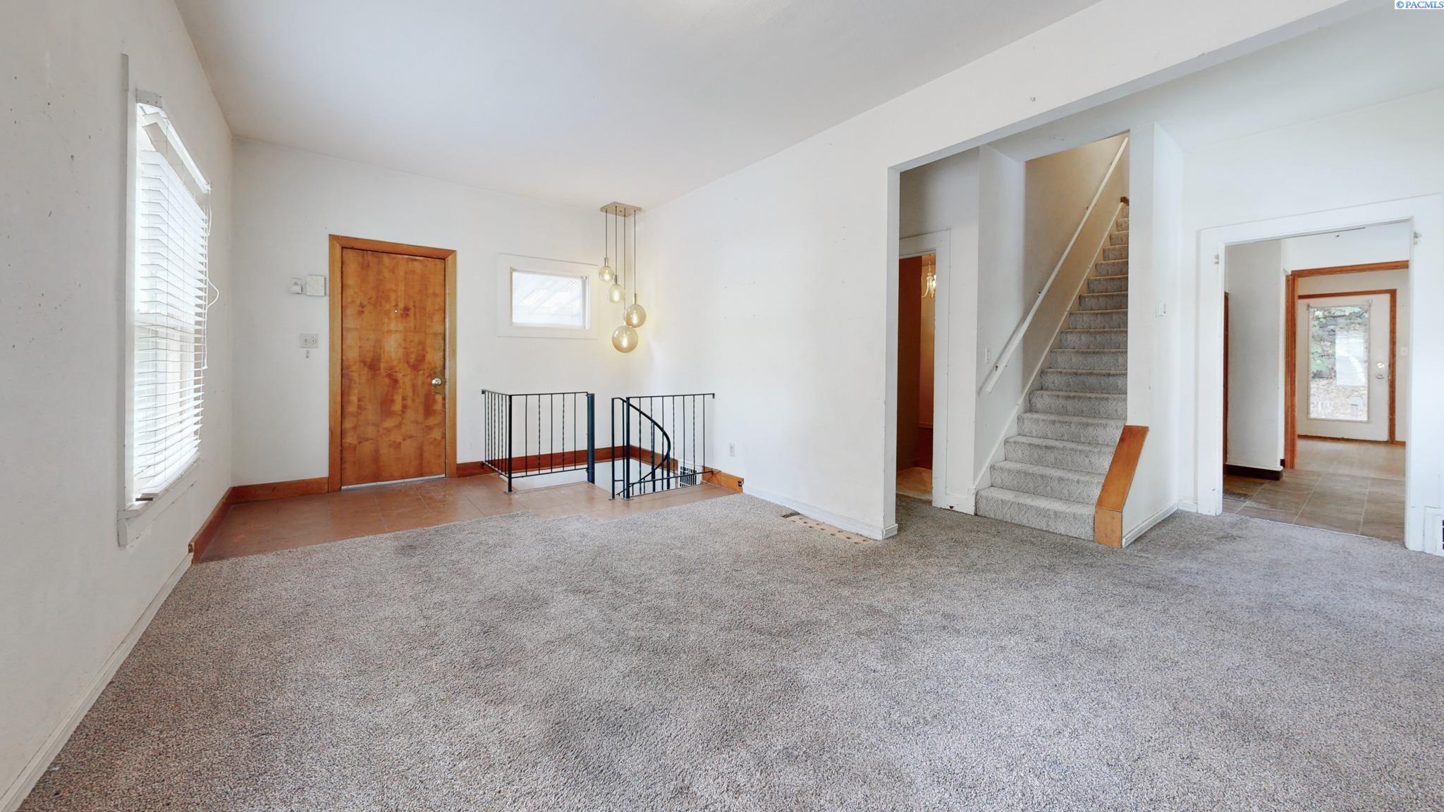 Photo 2 of Single family home for sale at 925 Ne D St, Pullman, WA 99163 | MLS# PAC287989 | Listing updated on 2026-08-13