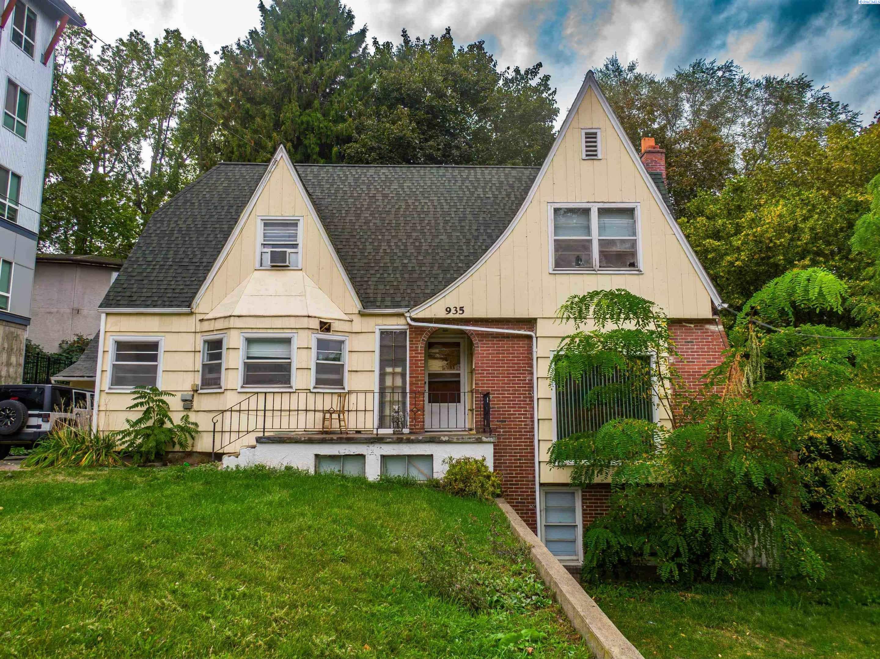 Photo 1 of Multi family home for sale at 935 Ne C St, Pullman, WA 99163 | MLS# PAC288185 | Listing updated on 2026-09-16