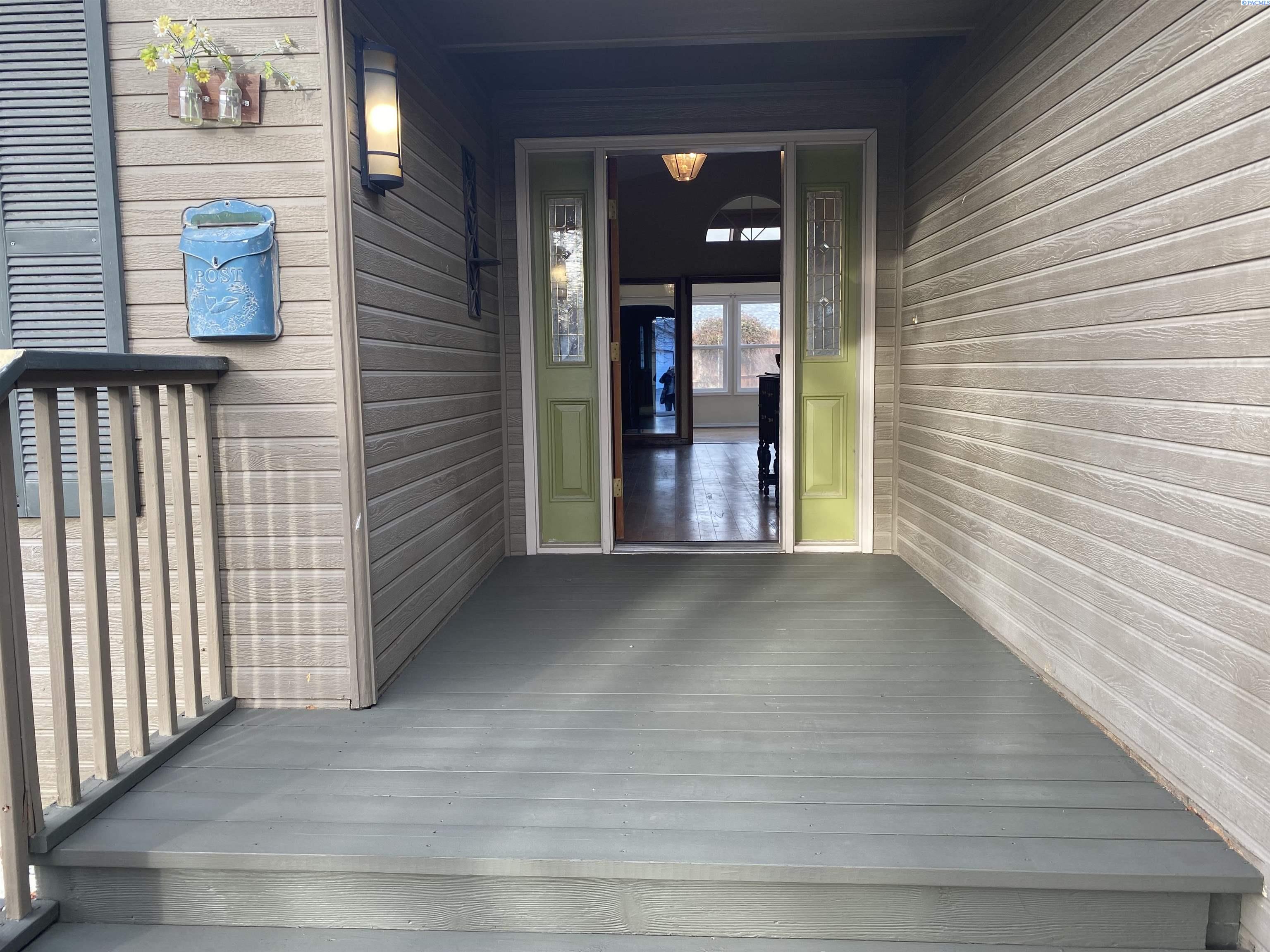 Photo 3 of Single family home for sale at 4111 Hilltop Dr, Pasco, WA 99301 | MLS# PAC289076 | Listing updated on 2026-10-04