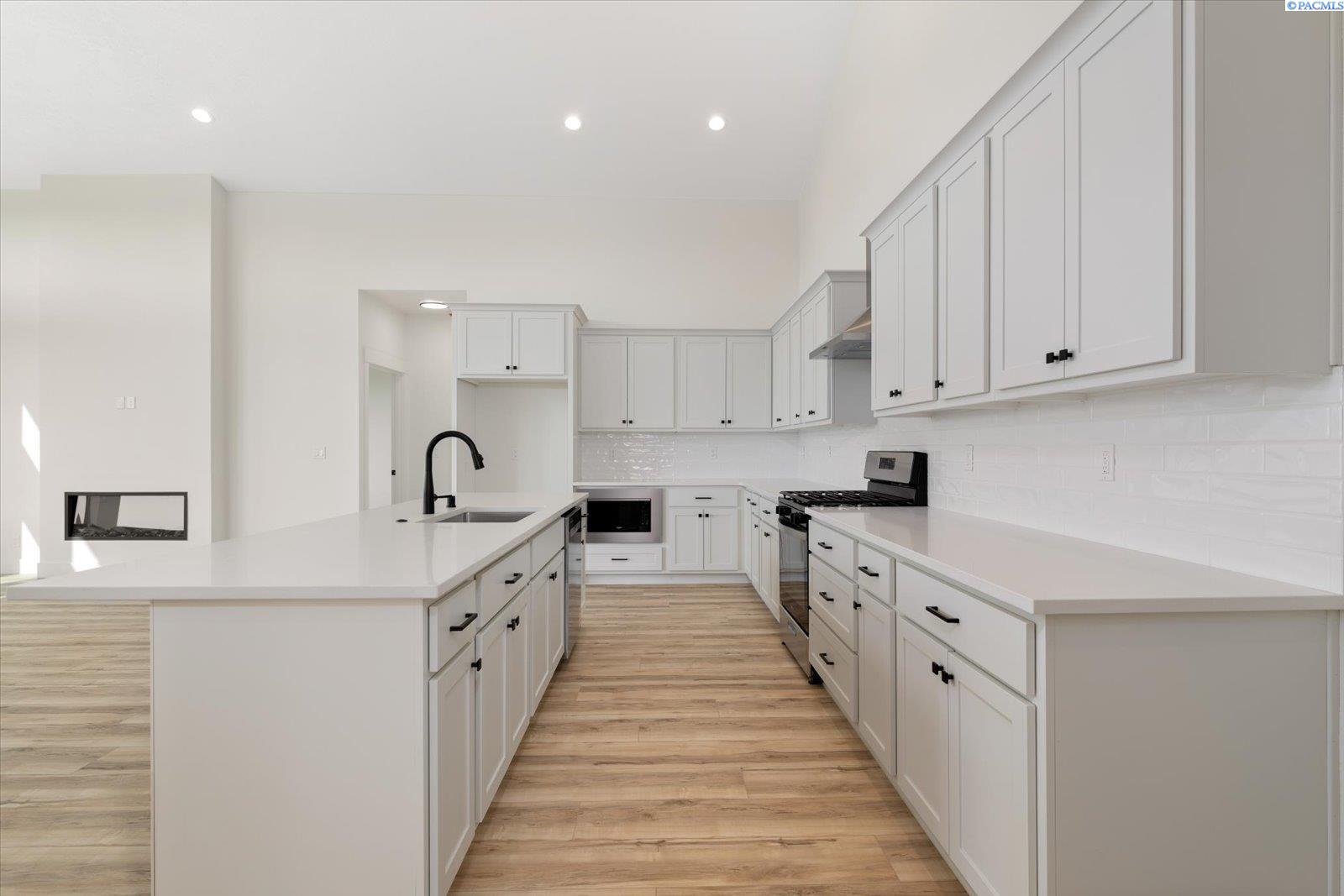 Photo 2 of Sale Pending at 6661 W 27th Avenue, Kennewick, WA 99338 | MLS# PAC289095 | Listing updated on 2026-10-08