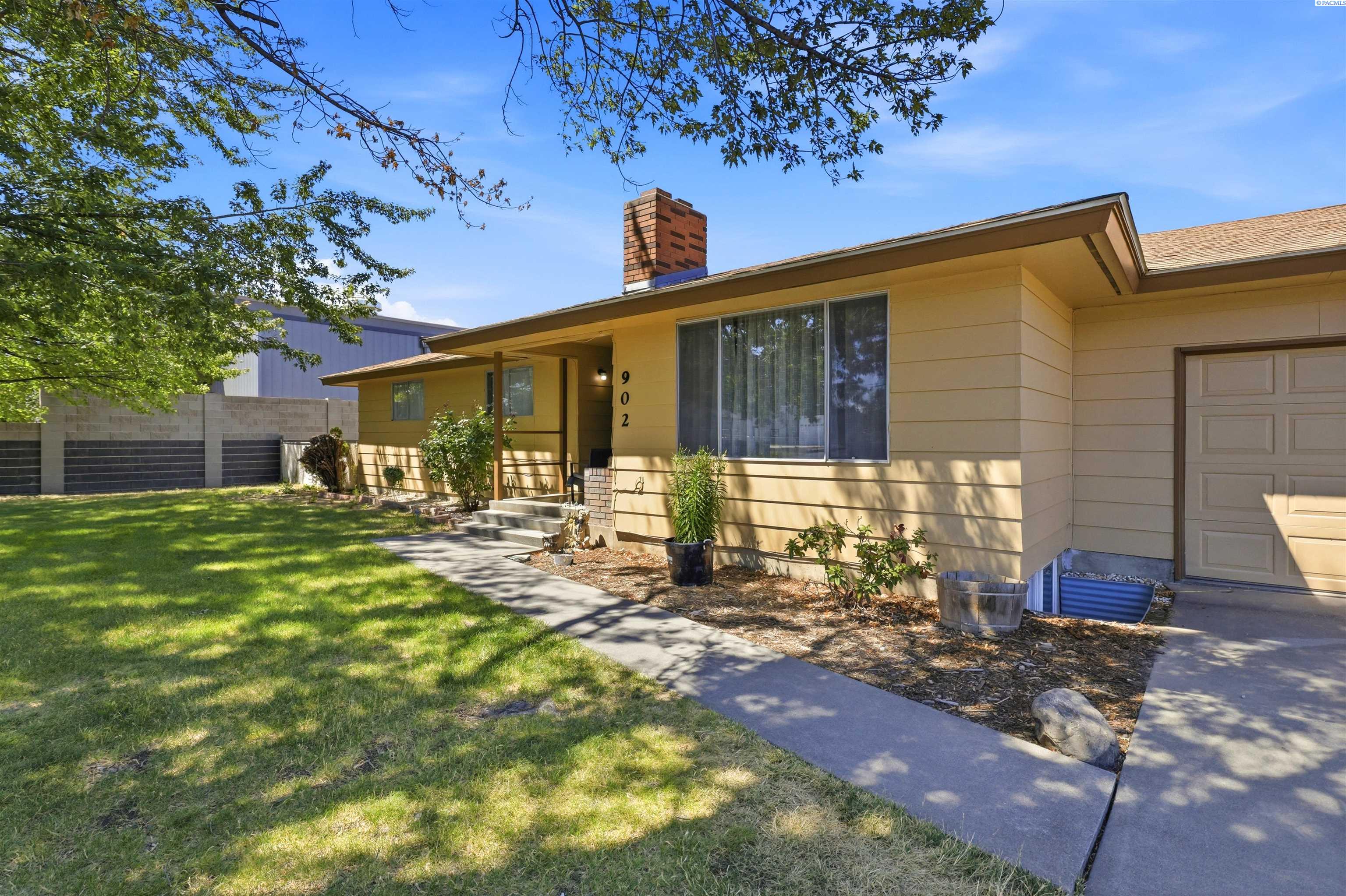 Photo 3 of Single family home for sale at 902 S Kellogg, Kennewick, WA 99336 | MLS# PAC289554 | Listing updated on 2026-10-08
