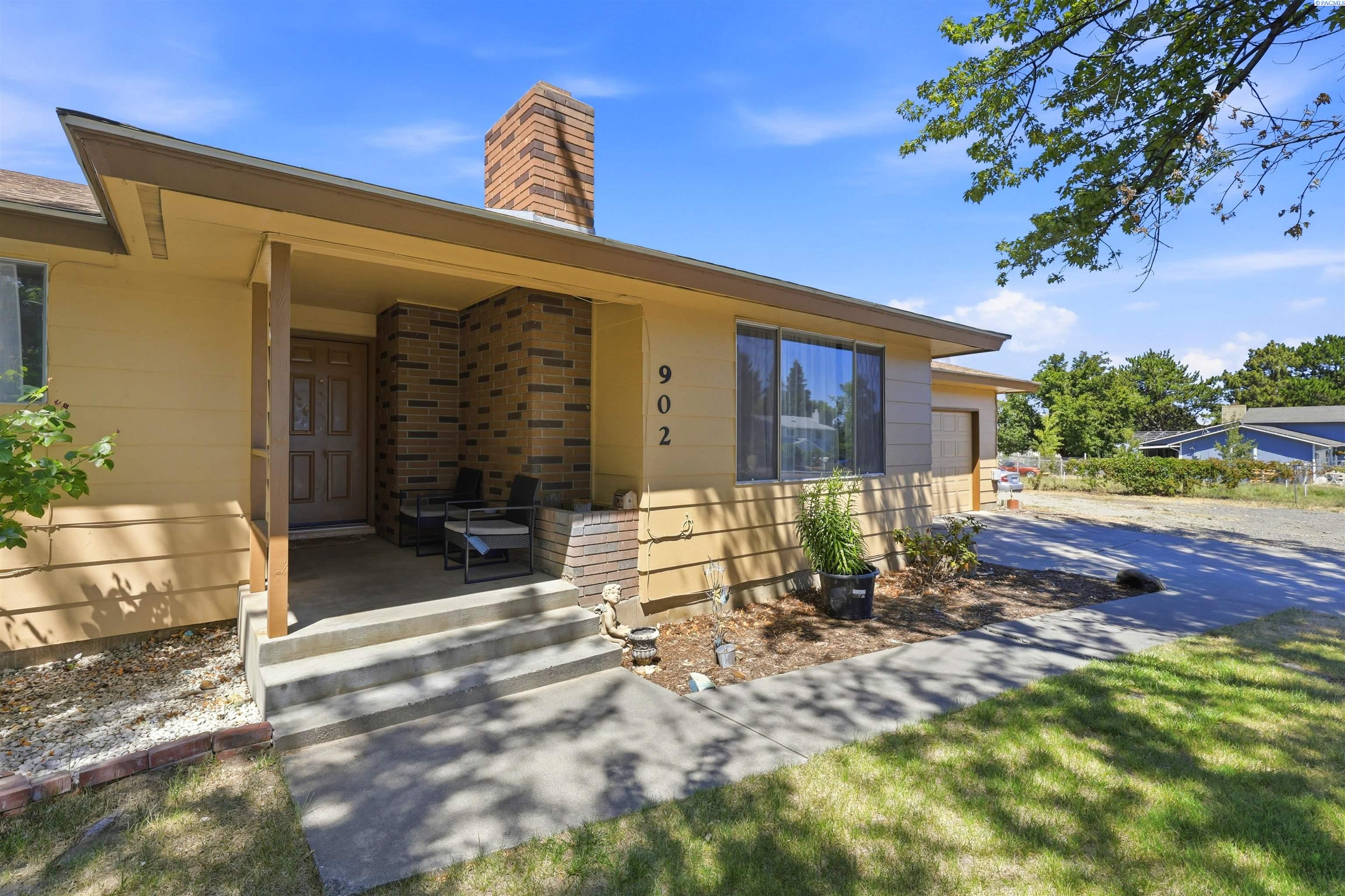 Photo 3 of Single family home for sale at 902 S Kellogg, Kennewick, WA 99336 | MLS# PAC289554 | Listing updated on 2026-10-08