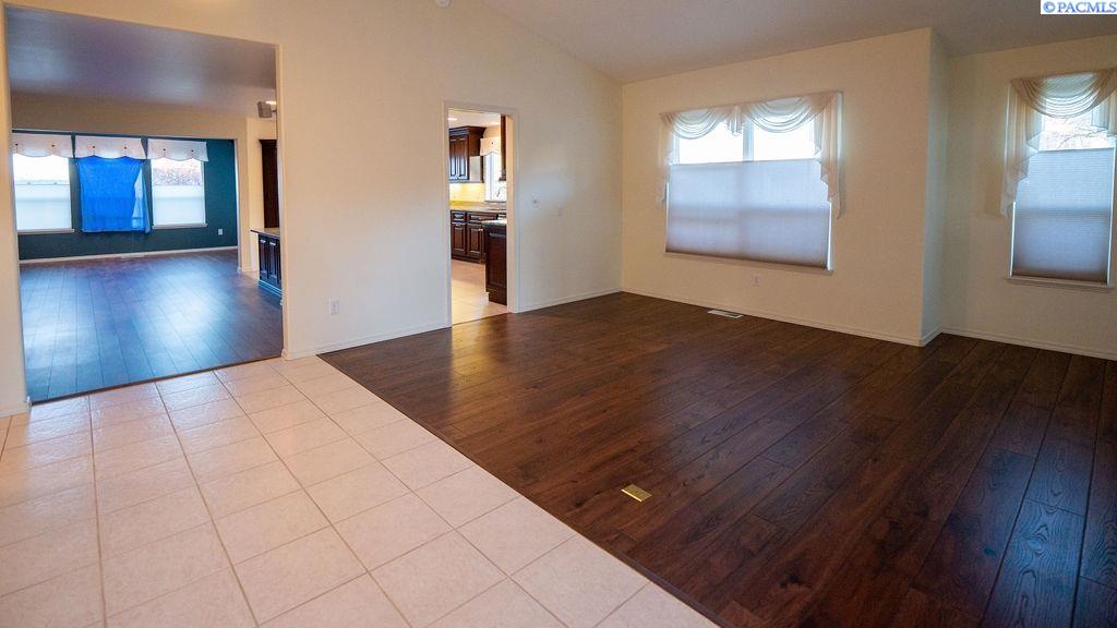 Photo 3 of Single family home for sale at 3400 S Huntington Loop, Kennewick, WA 99337 | MLS# PAC289590 | Listing updated on 2026-09-25