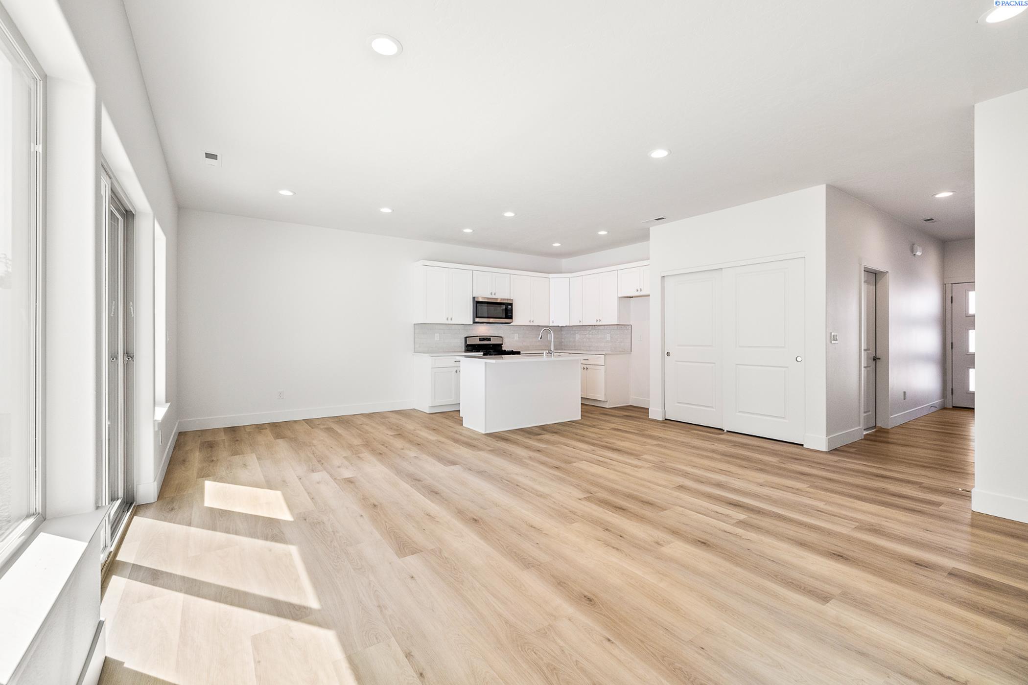 Photo 4 of House for sale at 1141 S Underwood Pl, Kennewick, WA 99337 | MLS# PAC289721 | Listing updated on 2026-09-19