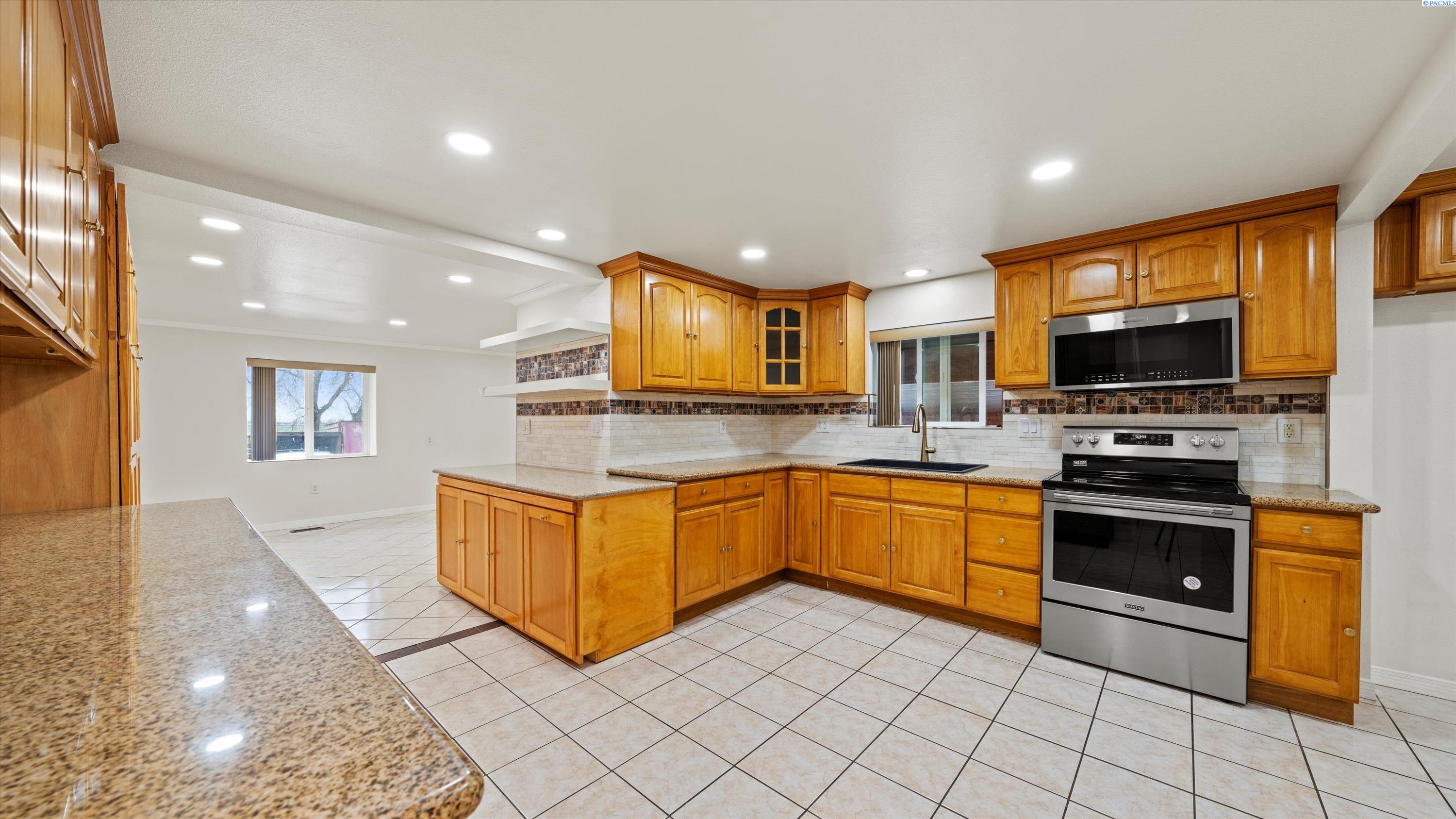 Photo 3 of Single family home for sale at 9121 Taylor Flats Rd, Pasco, WA 99301 | MLS# PAC289782 | Listing updated on 2026-07-25