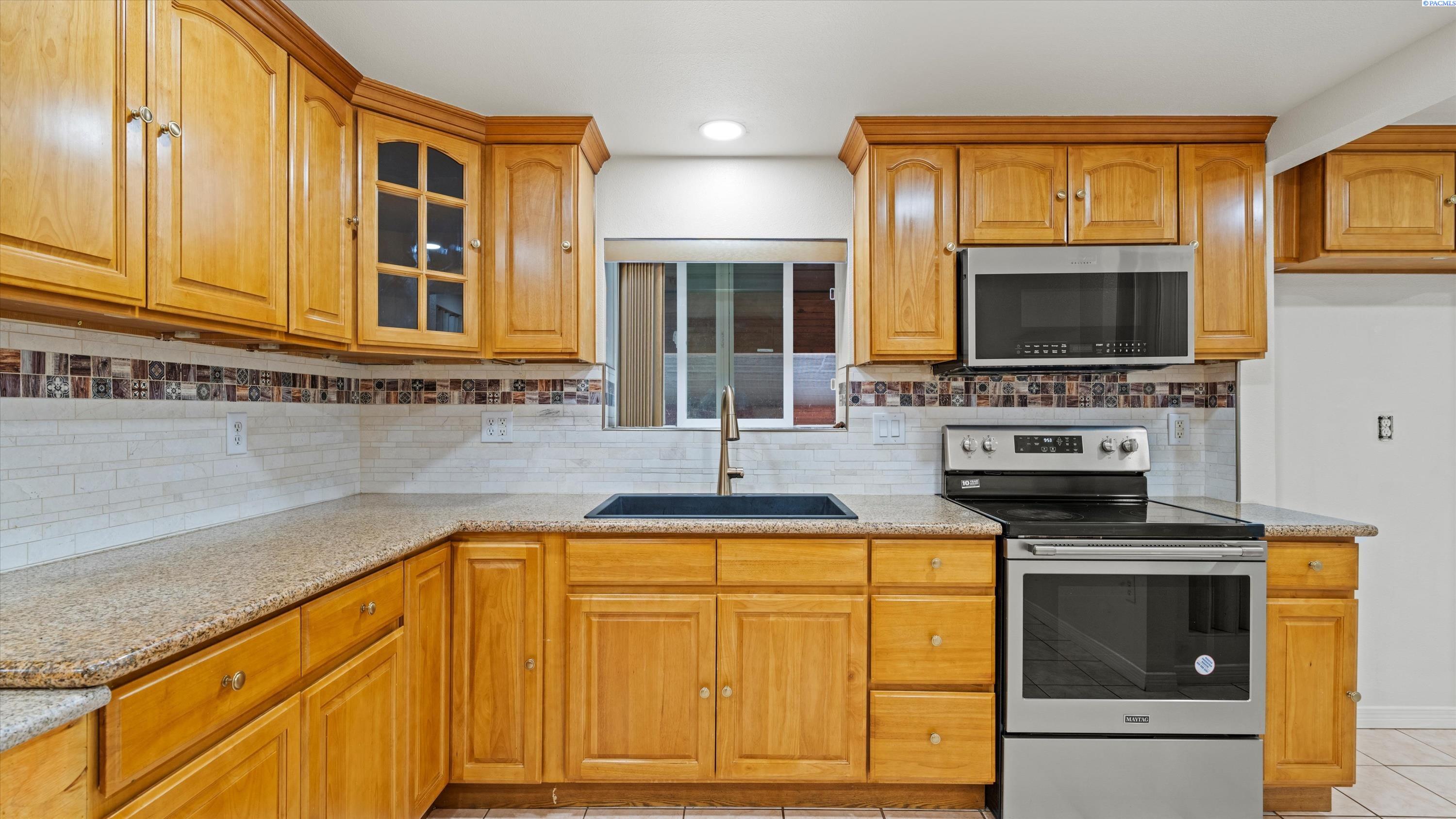 Photo 4 of Single family home for sale at 9121 Taylor Flats Rd, Pasco, WA 99301 | MLS# PAC289782 | Listing updated on 2026-07-25
