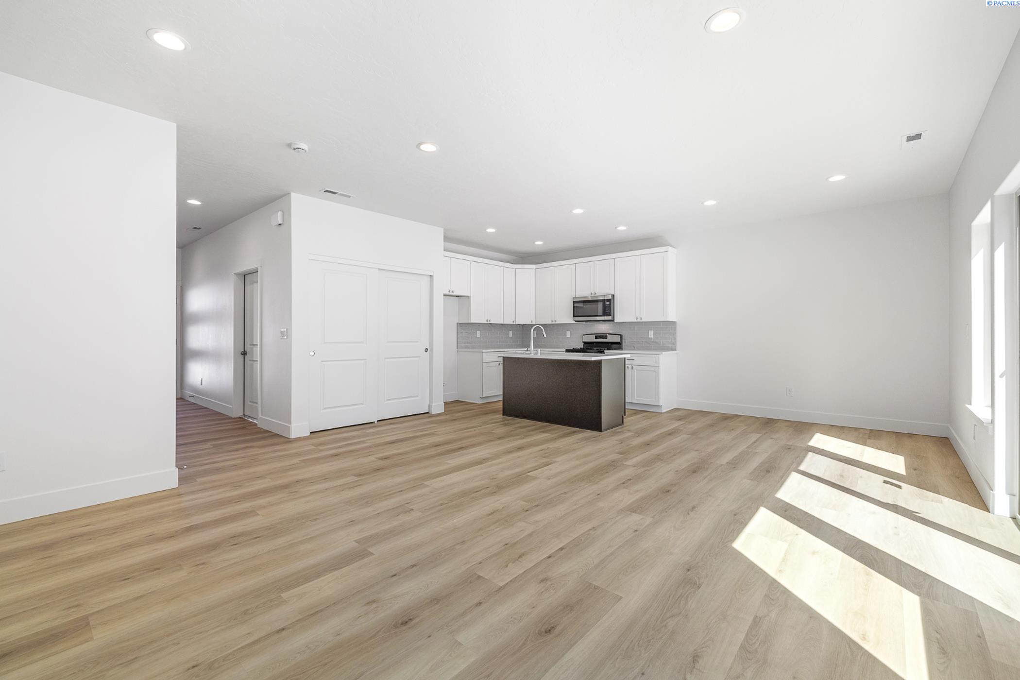 Photo 2 of House for sale at 1163 S Underwood Pl, Kennewick, WA 99337 | MLS# PAC289833 | Listing updated on 2026-09-19