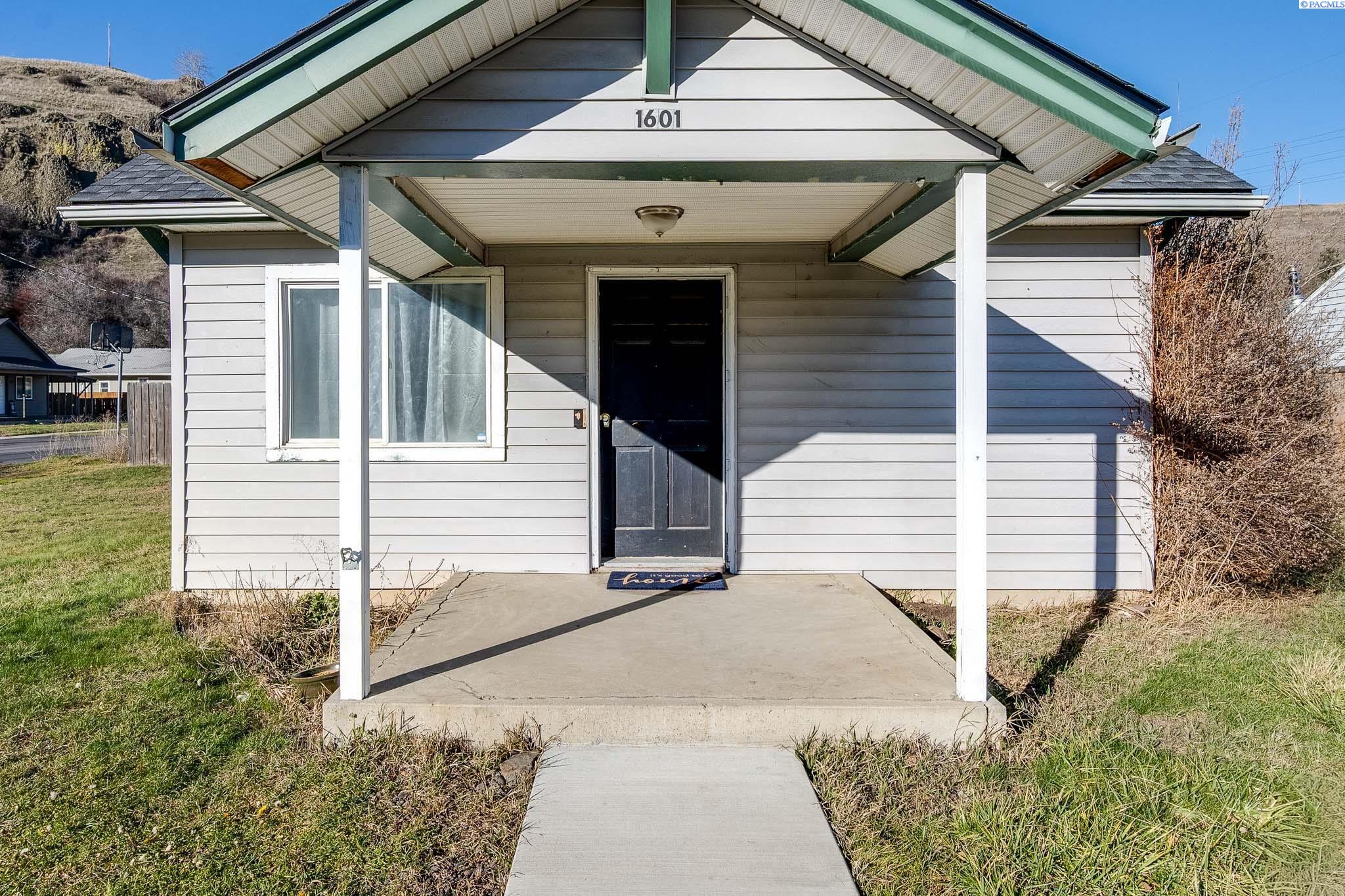 Photo 1 of Single family home for sale at 1601 N Cedar St, Colfax, WA 99111 | MLS# PAC289847 | Listing updated on 2026-10-26