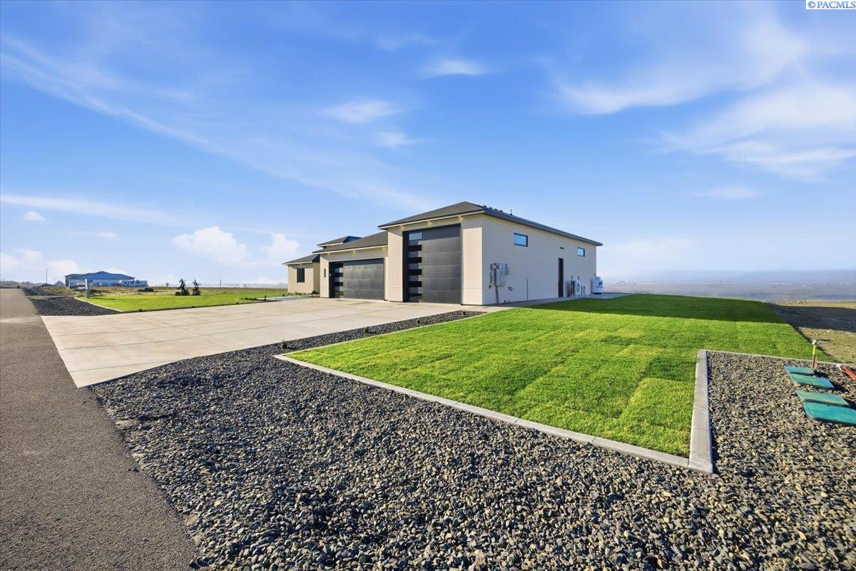 Photo 3 of Single family home for sale at 129 Riviera, Pasco, WA 99301 | MLS# PAC289851 | Listing updated on 2026-09-30