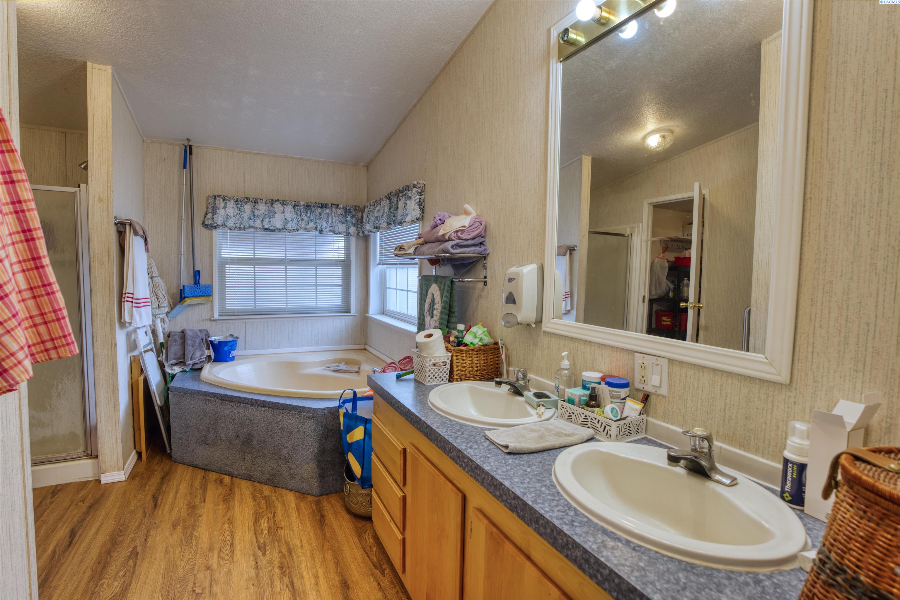 Photo 2 of Manufactured home for sale at 1383 Puterbaugh Rd, Grandview, WA 98930 | MLS# PAC289940 | Listing updated on 2026-04-21