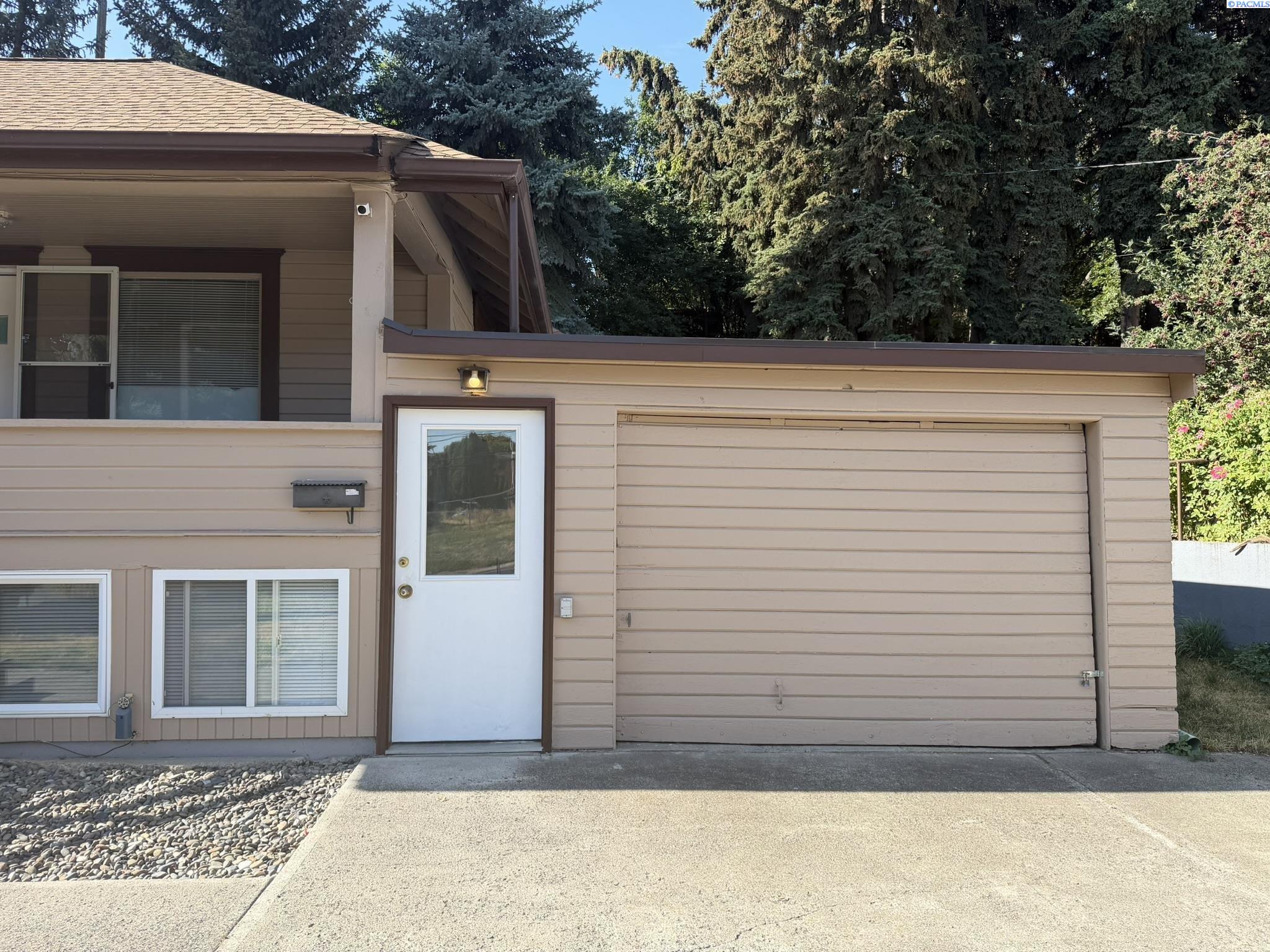 Photo 2 of House for sale at 223-225 W Main St, Pullman, WA 99163 | MLS# PAC290189 | Listing updated on 2026-09-10