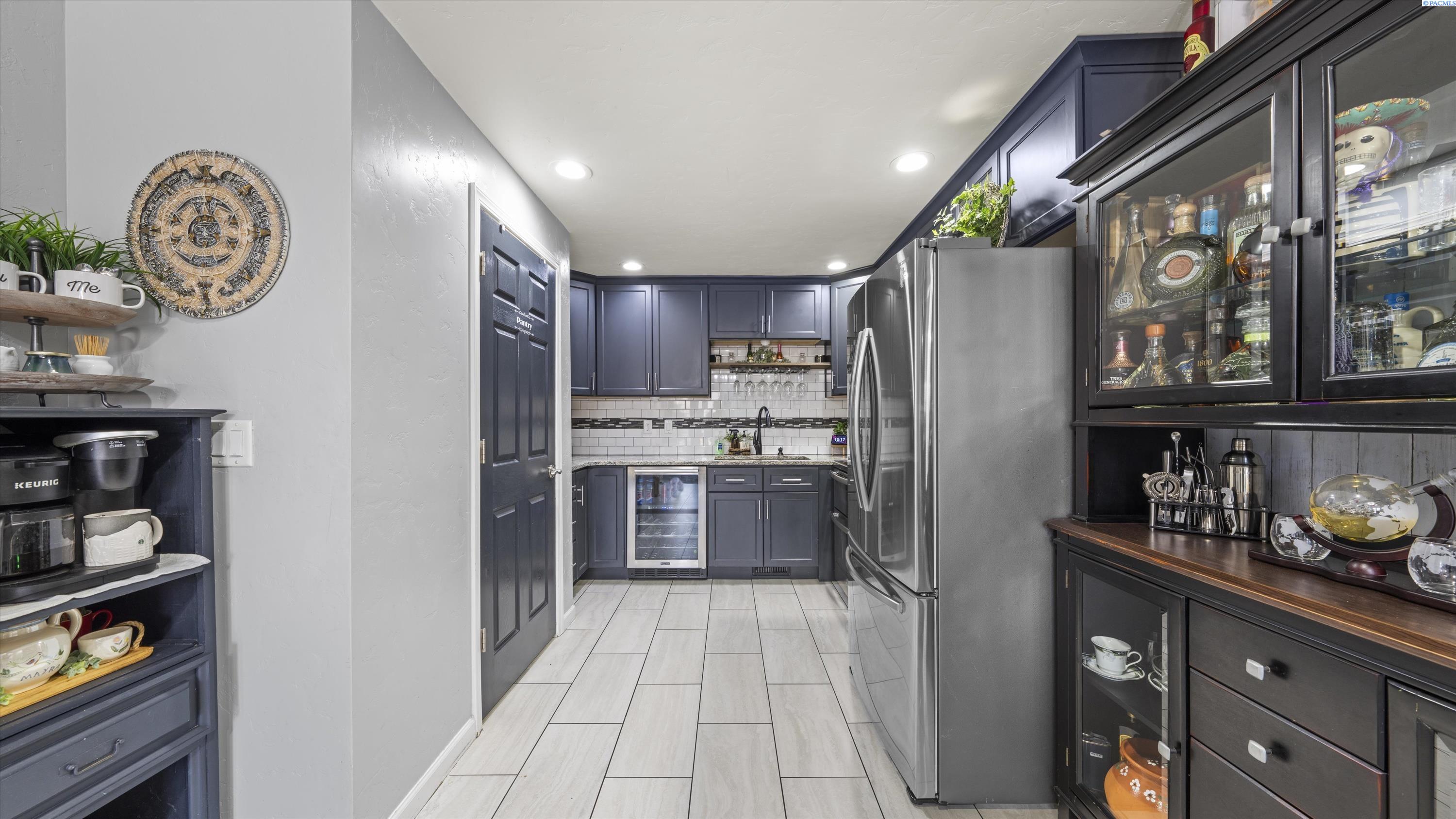 Photo 4 of Single family home for sale at 420 S Edison Pl, Kennewick, WA 99336 | MLS# PAC290200 | Listing updated on 2026-05-28
