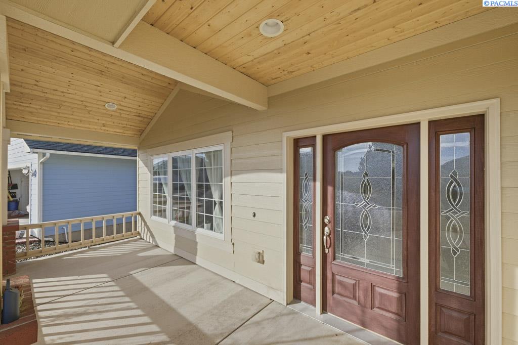 Photo 2 of Single family home for sale at 820 Nw Palouse View Ct, Pullman, WA 99163 | MLS# PAC290373 | Listing updated on 2026-08-26