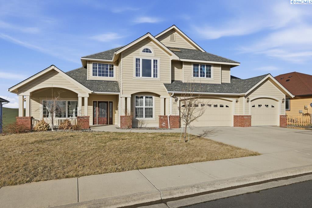 Photo 1 of Single family home for sale at 820 Nw Palouse View Ct, Pullman, WA 99163 | MLS# PAC290373 | Listing updated on 2026-08-26