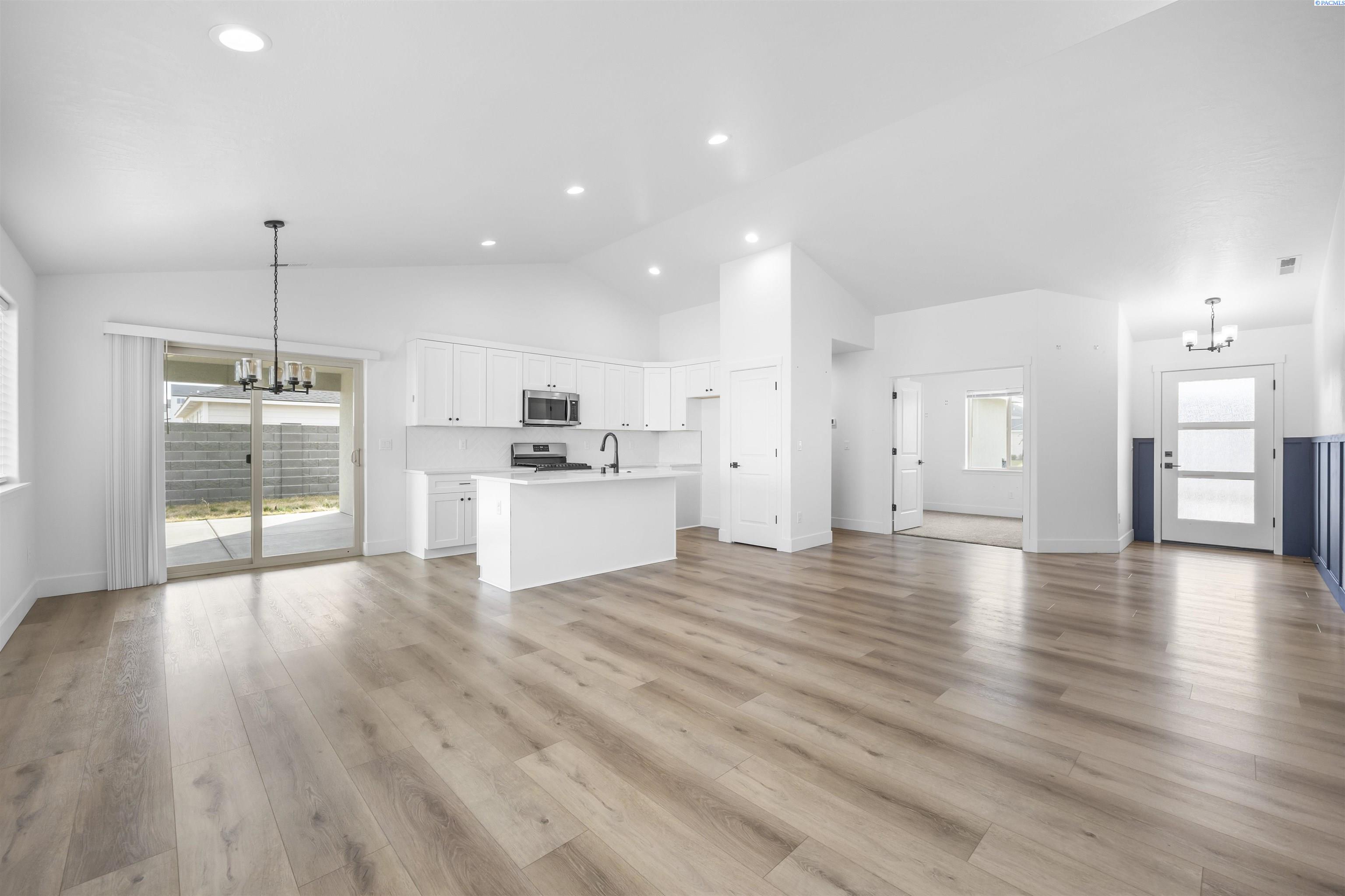 Photo 3 of Single family home for sale at 10405 Silverbright Dr, Pasco, WA 99301 | MLS# PAC290654 | Listing updated on 2026-09-26