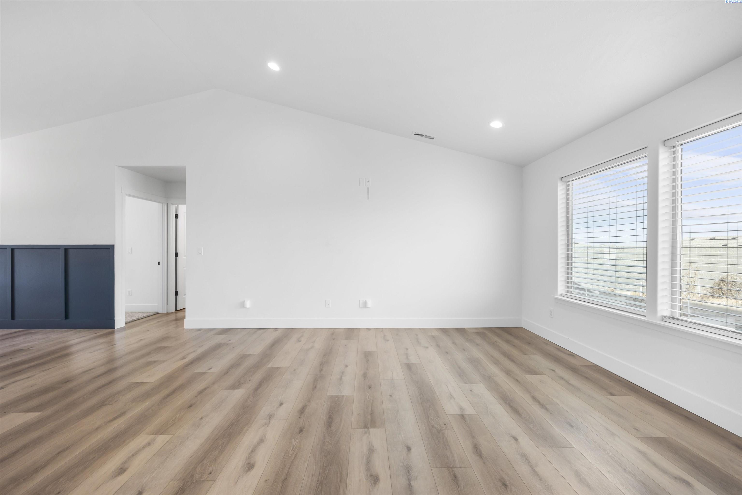 Photo 3 of Single family home for sale at 10405 Silverbright Dr, Pasco, WA 99301 | MLS# PAC290654 | Listing updated on 2026-09-26