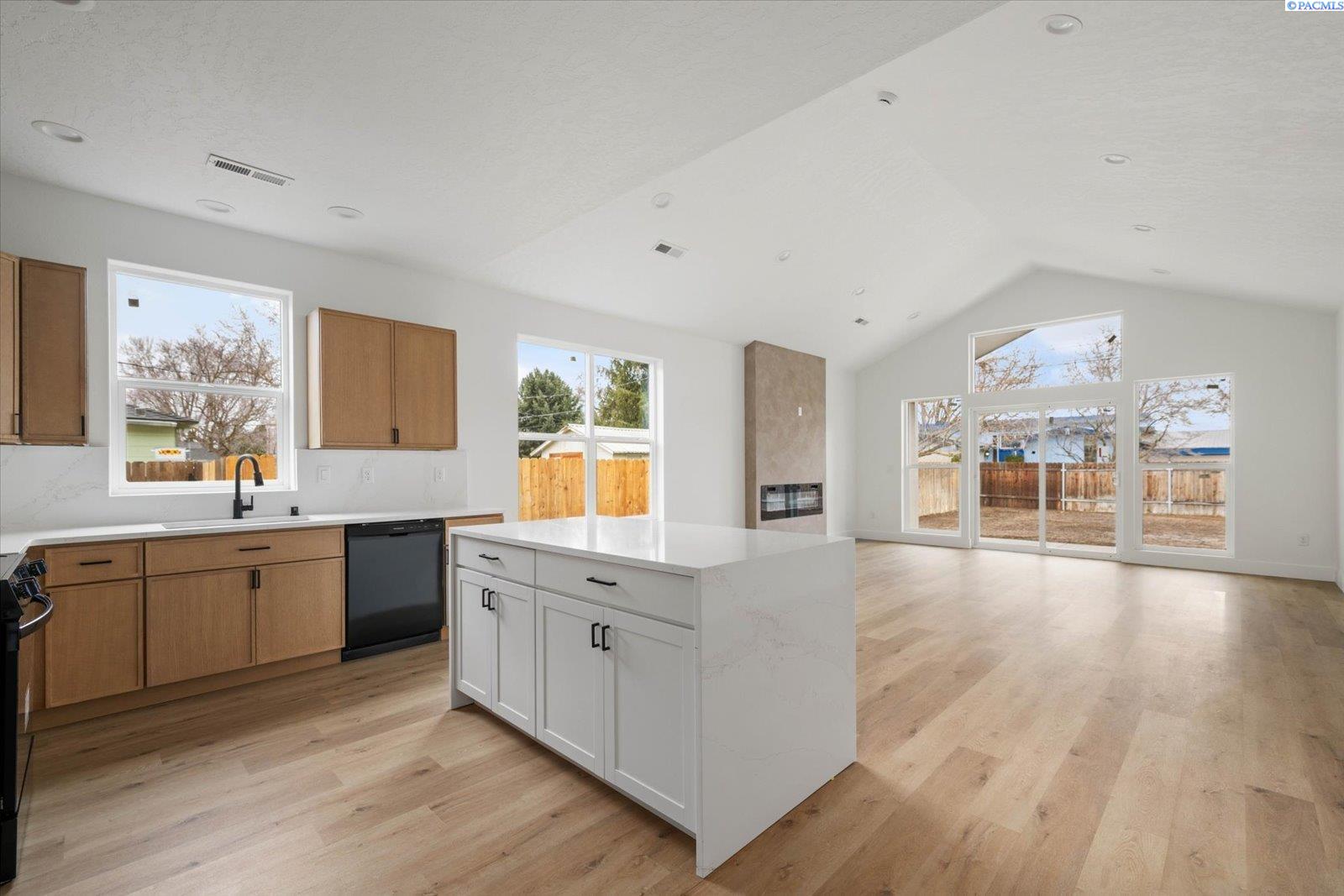 Photo 4 of Sale Pending at 1426 Grant Ave, Prosser, WA 99350 | MLS# PAC290740 | Listing updated on 2026-10-09