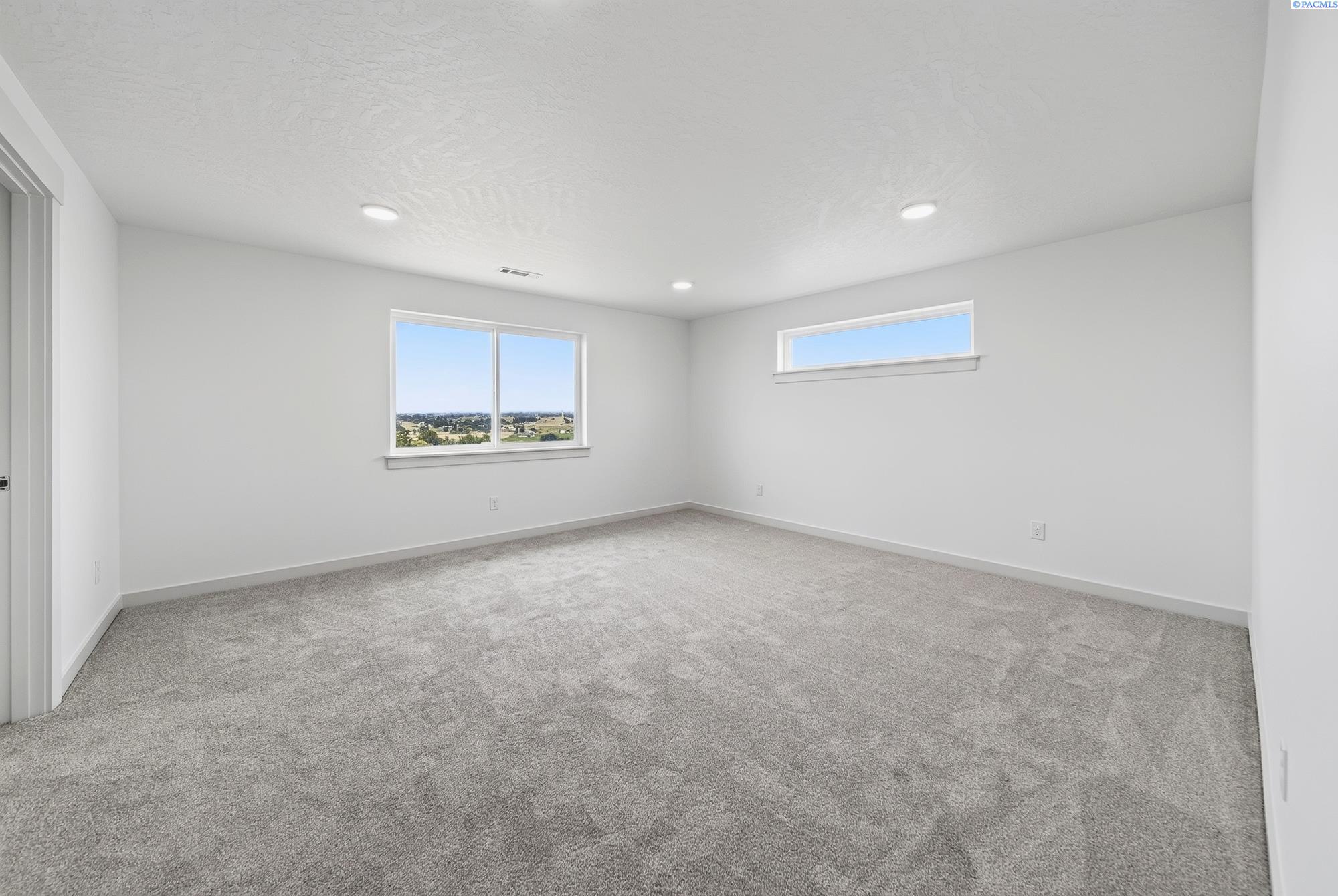 Photo 3 of Sale Pending at 1601 Sw Kelandren Dr, Prosser, WA 99350 | MLS# PAC290741 | Listing updated on 2026-10-06