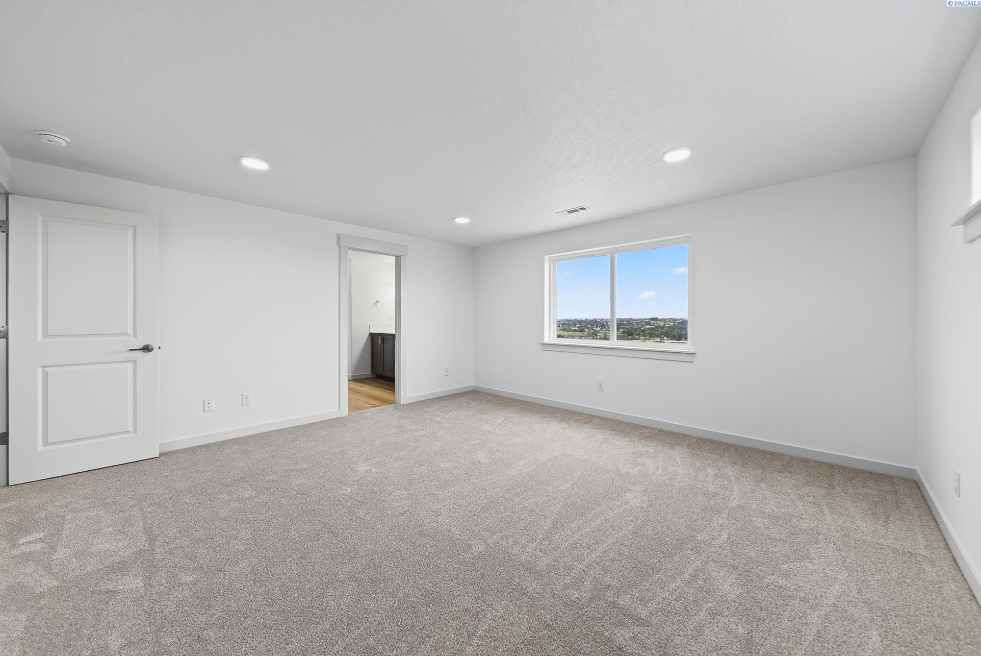 Photo 3 of Sale Pending at 1601 SW Kelandren Dr, Prosser, WA 99350 | MLS# PAC290741 | Listing updated on 2026-10-06