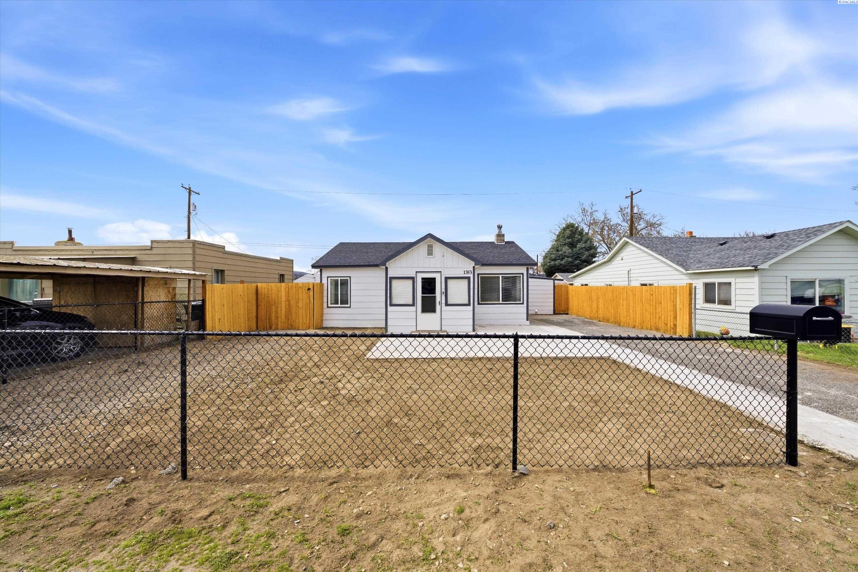 Photo 3 of Single family home for sale at 1353 Carolina Ave, Richland, WA 99352 | MLS# PAC291047 | Listing updated on 2026-09-20