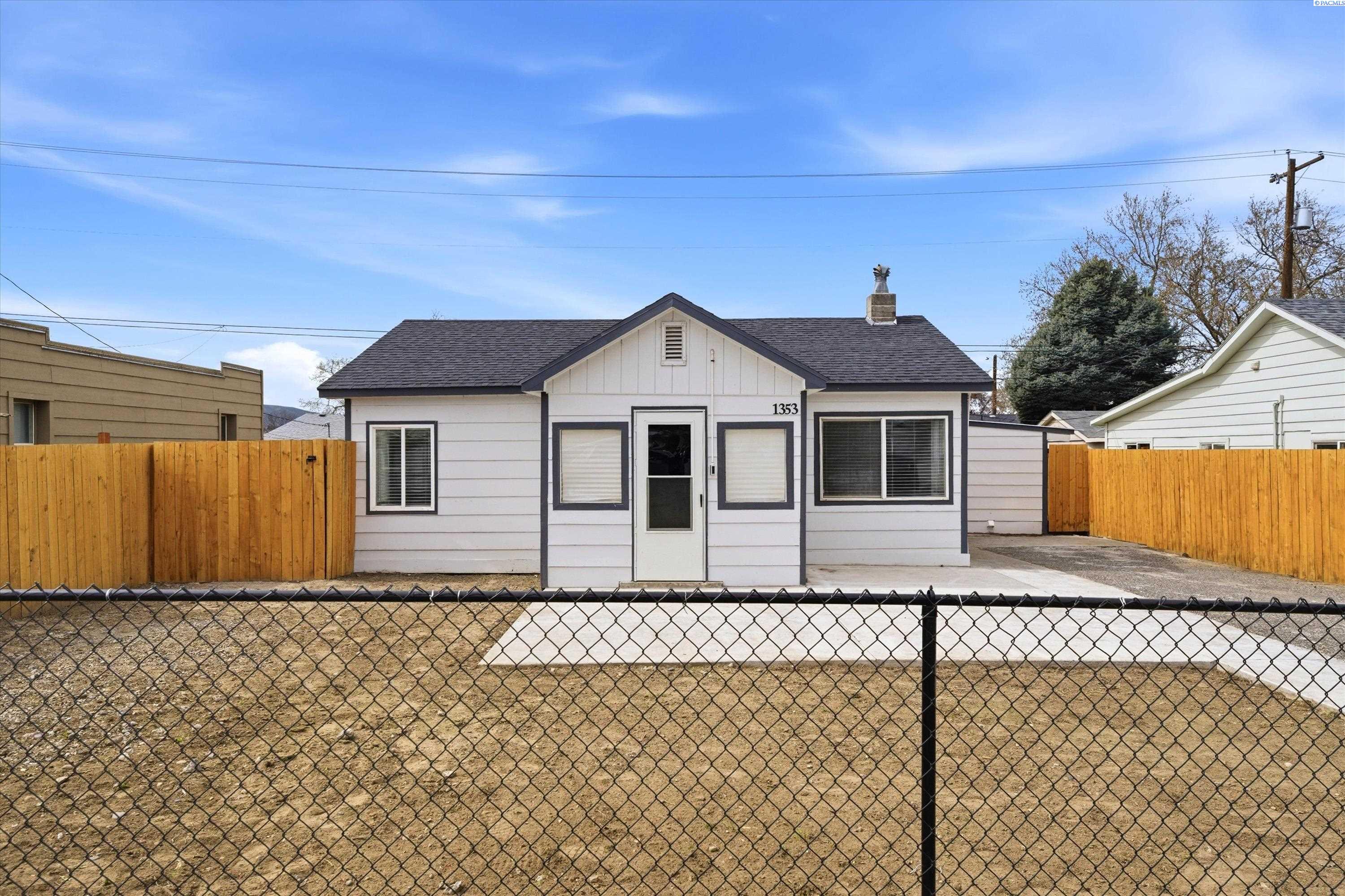 Photo 3 of Single family home for sale at 1353 Carolina Ave, Richland, WA 99352 | MLS# PAC291047 | Listing updated on 2026-09-20