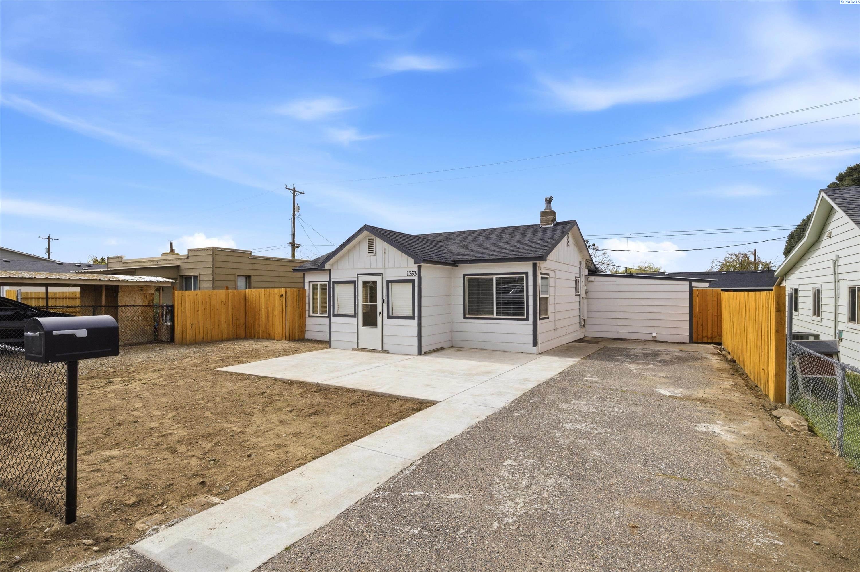 Photo 4 of Single family home for sale at 1353 Carolina Ave, Richland, WA 99352 | MLS# PAC291047 | Listing updated on 2026-09-20