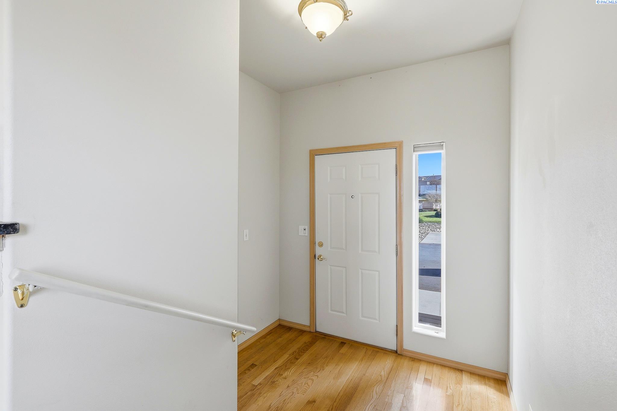 Photo 3 of Condo for sale at 300 Columbia Point Dr, Richland, WA 99352 | MLS# PAC291181 | Listing updated on 2026-09-29