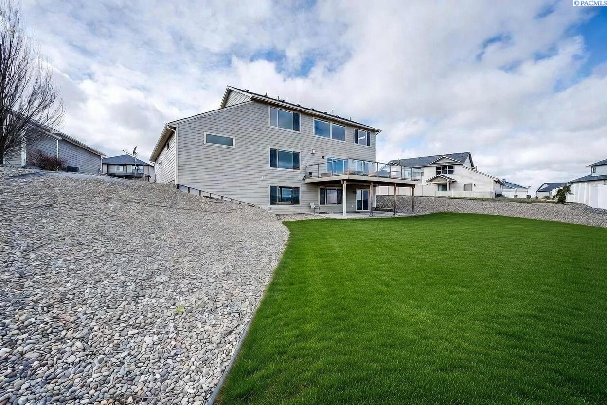 Photo 2 of Single family home for sale at 810 Sw Windy Point Ct, Pullman, WA 99163 | MLS# PAC291196 | Listing updated on 2026-09-27