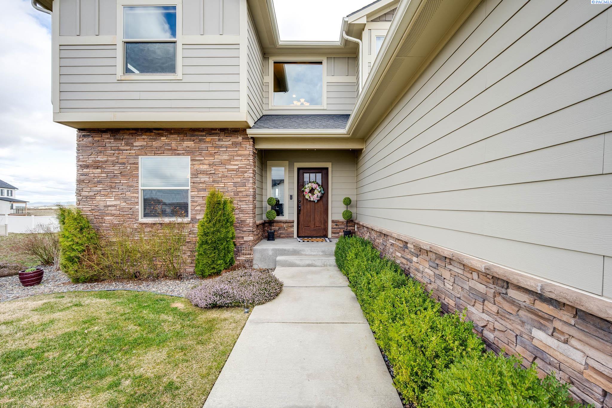 Photo 3 of Single family home for sale at 810 SW Windy Point Ct, Pullman, WA 99163 | MLS# PAC291196 | Listing updated on 2026-09-27