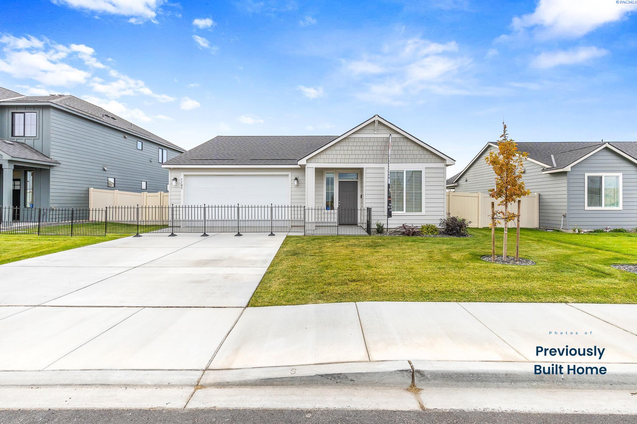 Photo 1 of Single family home for sale at 301 Sapphire Ave, Grandview, WA 98930 | MLS# PAC291384 | Listing updated on 2026-09-04
