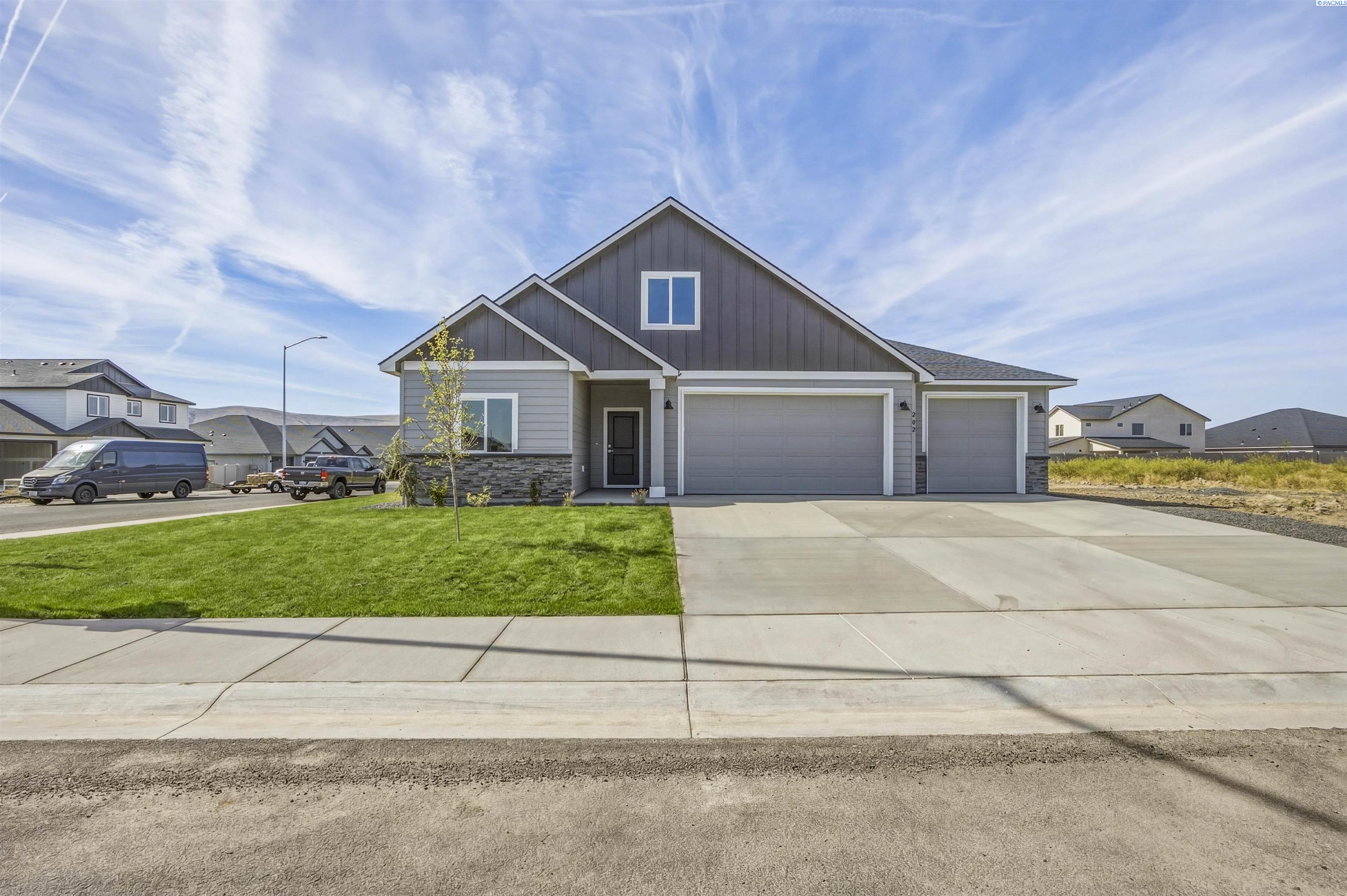 Photo 1 of Single family home for sale at 202 Packer St, Prosser, WA 99350 | MLS# PAC291405 | Listing updated on 2026-08-06