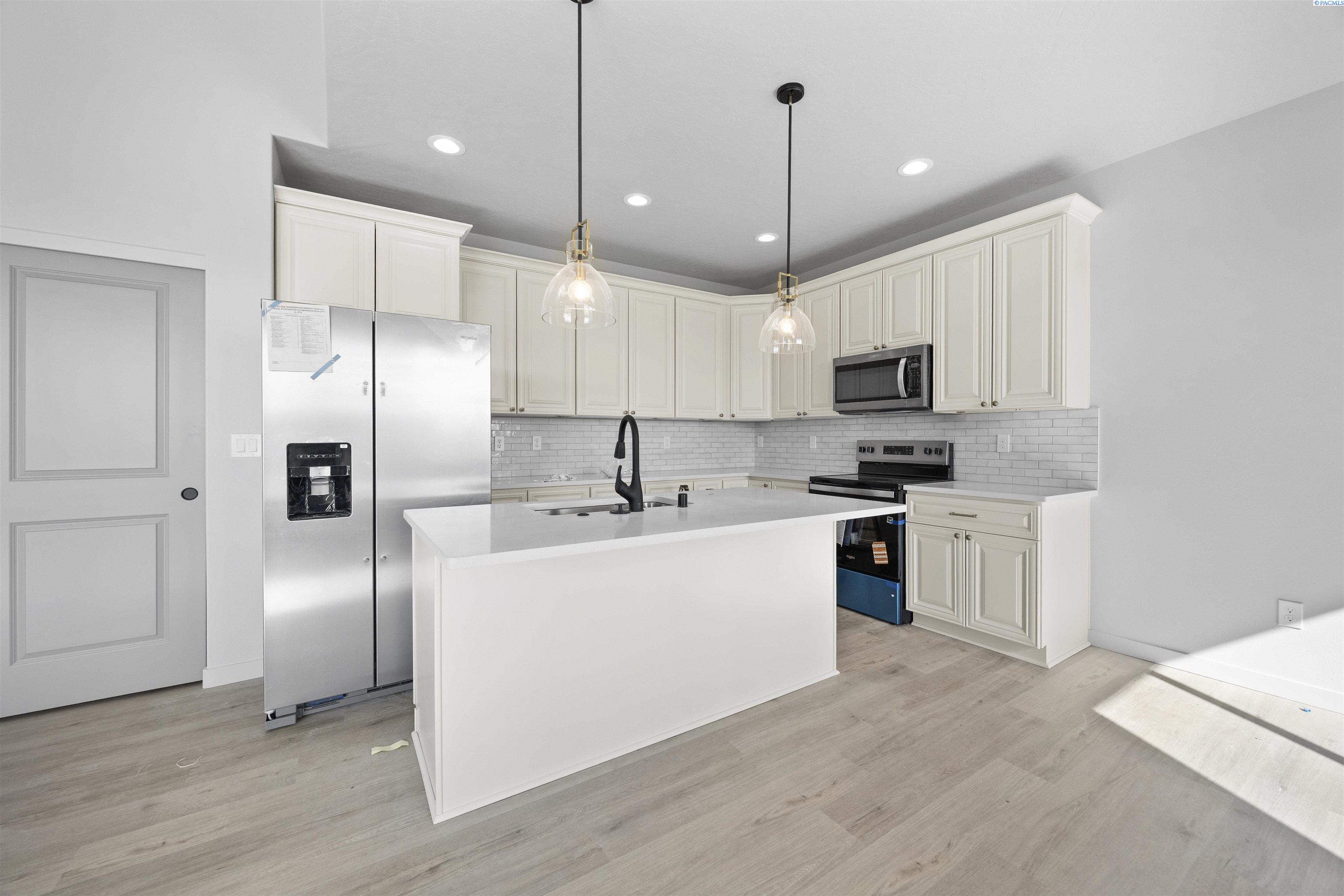 Photo 3 of Single family home for sale at 606 Eureka Ave, Pasco, WA 99301 | MLS# PAC291433 | Listing updated on 2026-10-01