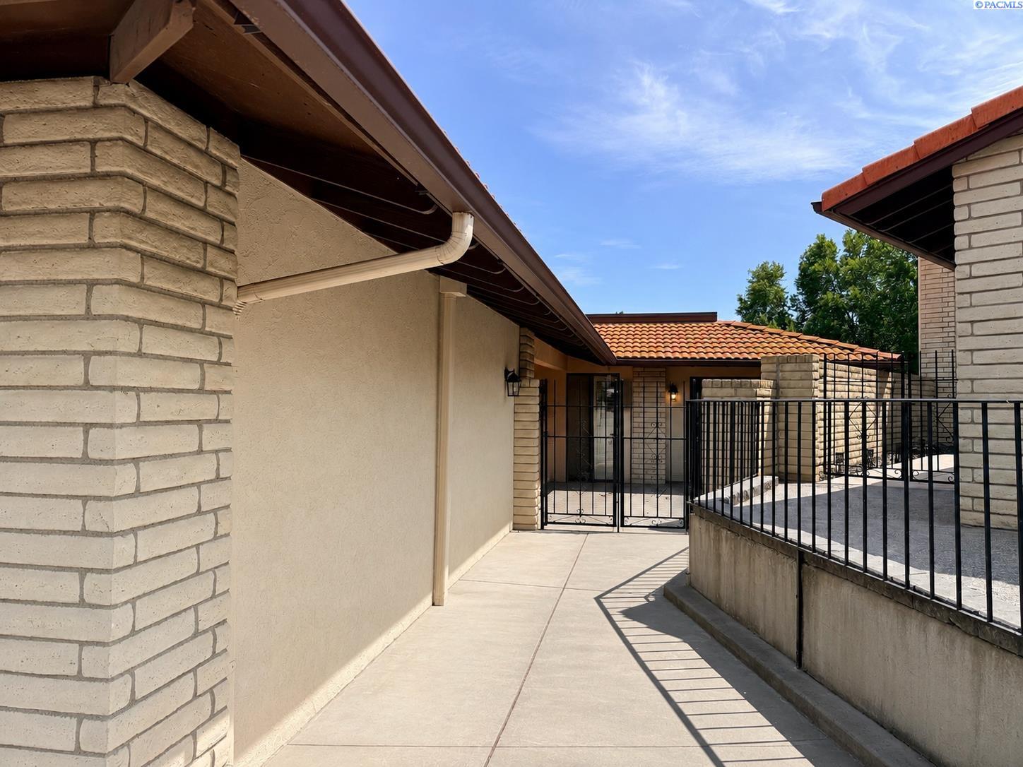 Photo 3 of Townhouse for sale at 125 Casa Sueno Ct, Richland, WA 99352 | MLS# PAC291468 | Listing updated on 2026-10-12