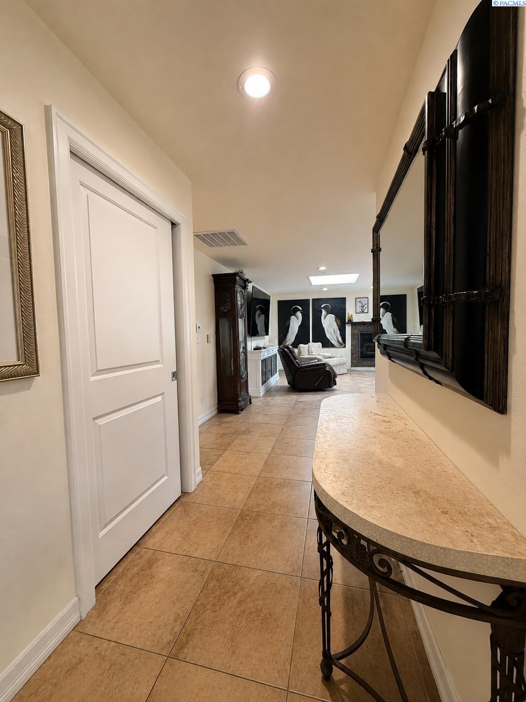 Photo 3 of Townhouse for sale at 125 Casa Sueno Ct, Richland, WA 99352 | MLS# PAC291468 | Listing updated on 2026-10-12