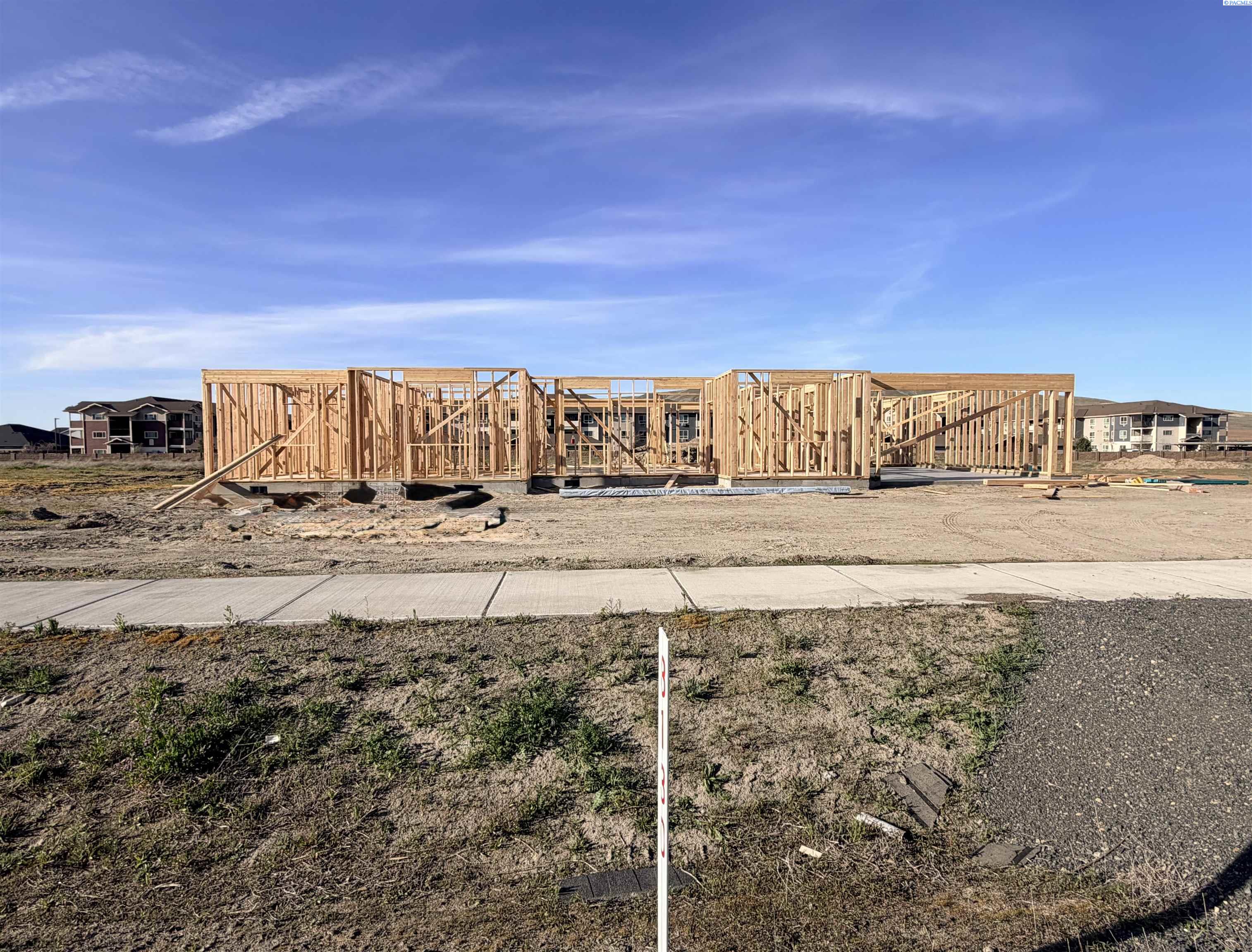 Photo 2 of Single family home for sale at 8130 Harvest Ridge Loop, Kennewick, WA 99338 | MLS# PAC291620 | Listing updated on 2026-08-19