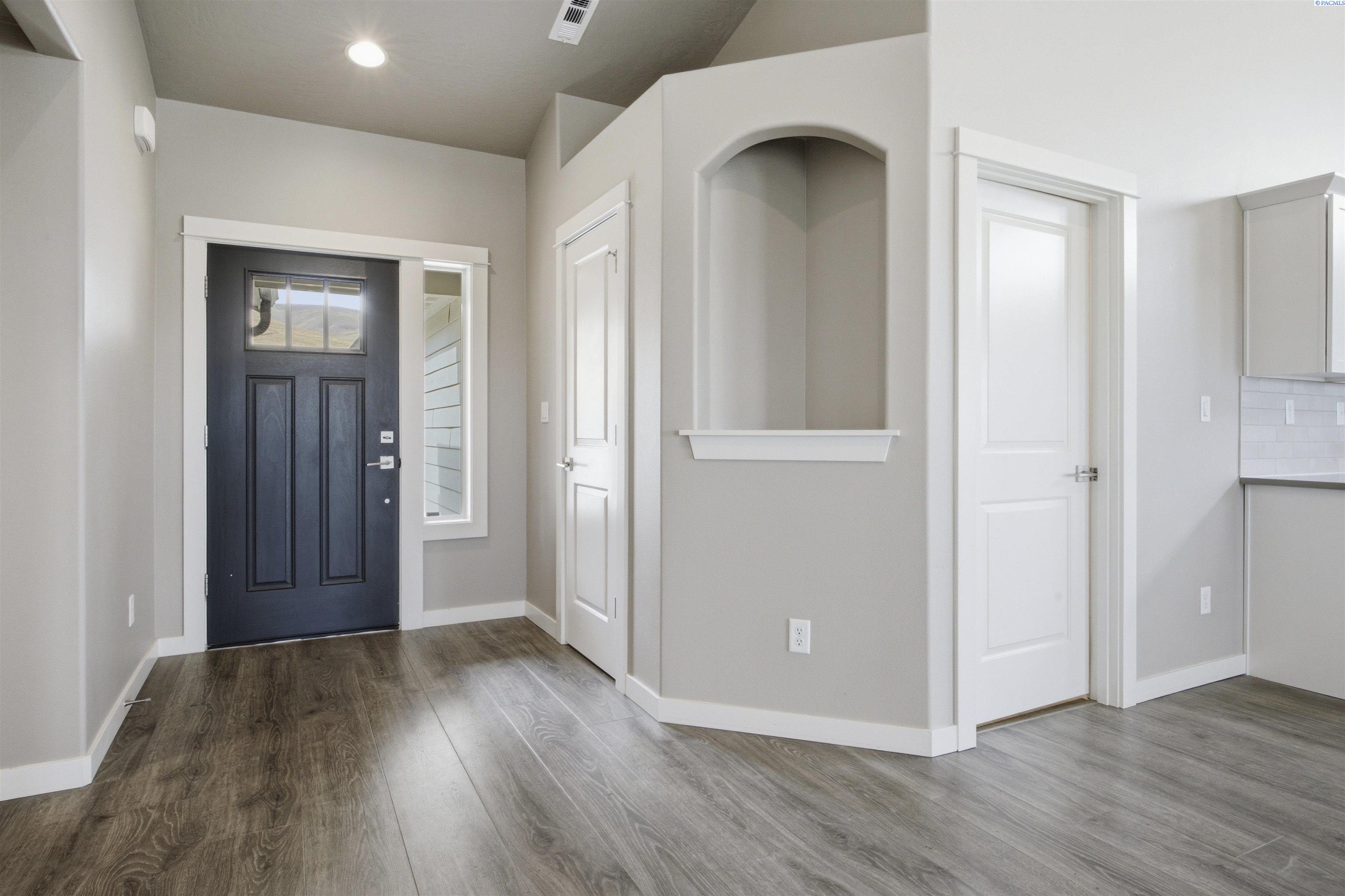 Photo 2 of Single family home for sale at 1419 Sw Kelandren Dr, Prosser, WA 99350 | MLS# PAC291686 | Listing updated on 2026-09-24