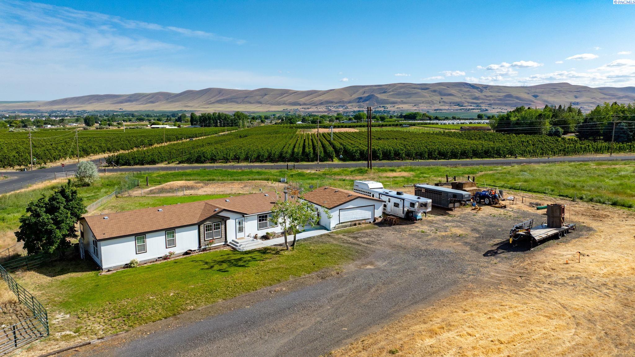 Photo 2 of Manufactured home for sale at 61610 N Whan Rd, Benton City, WA 99320 | MLS# PAC291798 | Listing updated on 2026-10-01