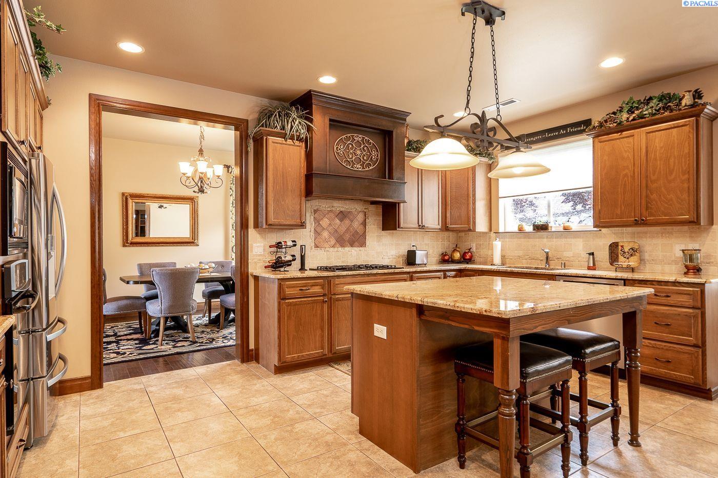 Photo 4 of Single family home for sale at 1633 Meadow Hills Dr, Richland, WA 99352 | MLS# PAC291812 | Listing updated on 2026-09-30