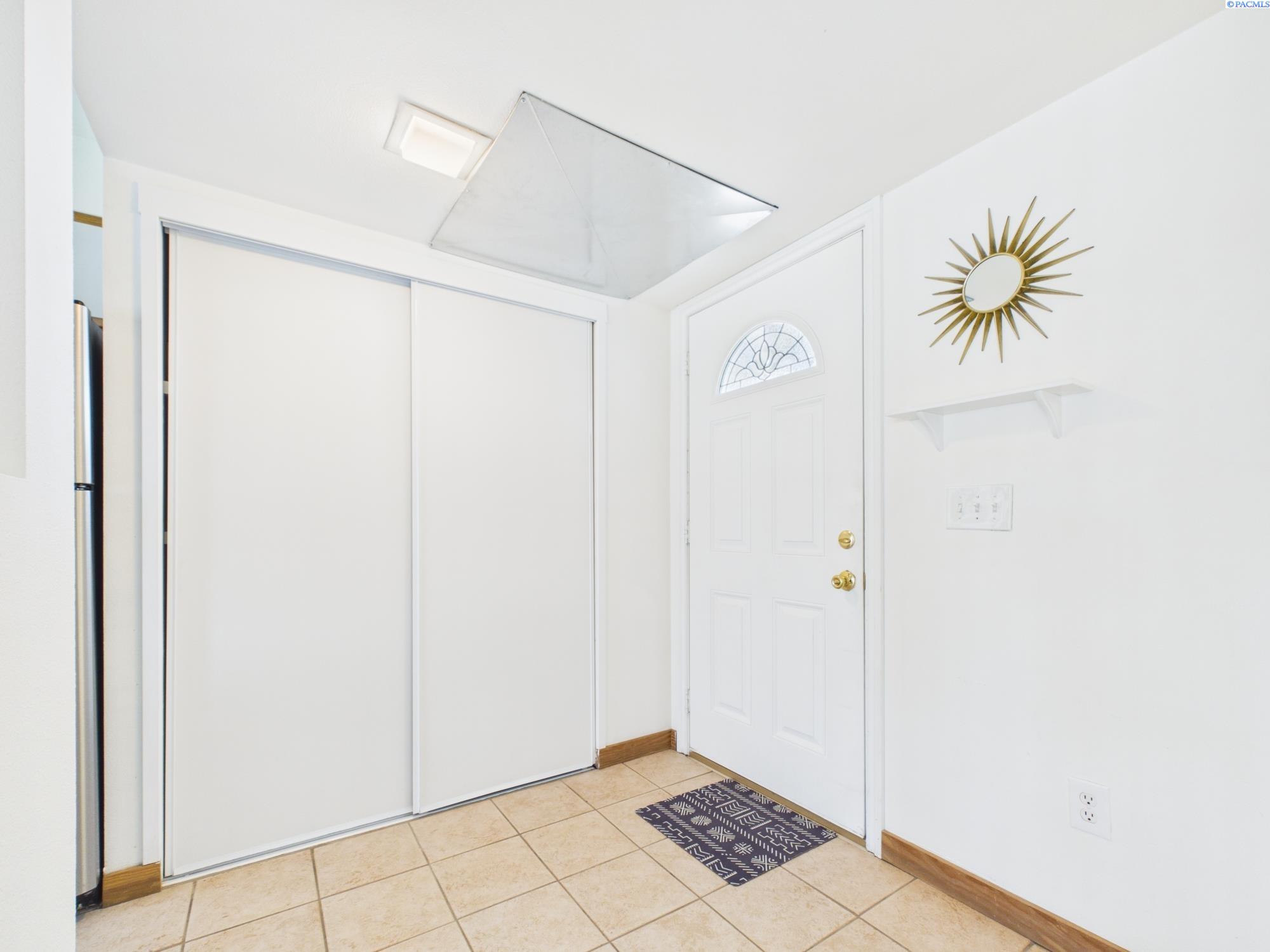 Photo 3 of Condo for sale at 2401 W Canal Dr, Kennewick, WA 99336 | MLS# PAC291836 | Listing updated on 2026-09-27