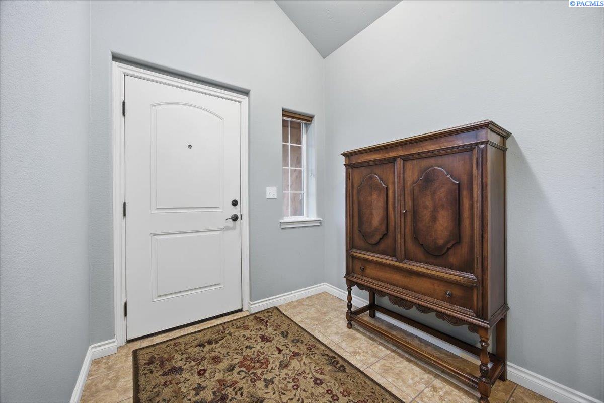 Photo 3 of Townhouse for sale at 9318 Majestia Ln, Pasco, WA 99301 | MLS# PAC291840 | Listing updated on 2026-06-29