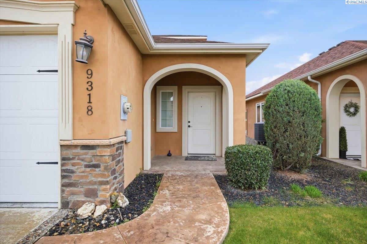 Photo 2 of Townhouse for sale at 9318 Majestia Ln, Pasco, WA 99301 | MLS# PAC291840 | Listing updated on 2026-06-29