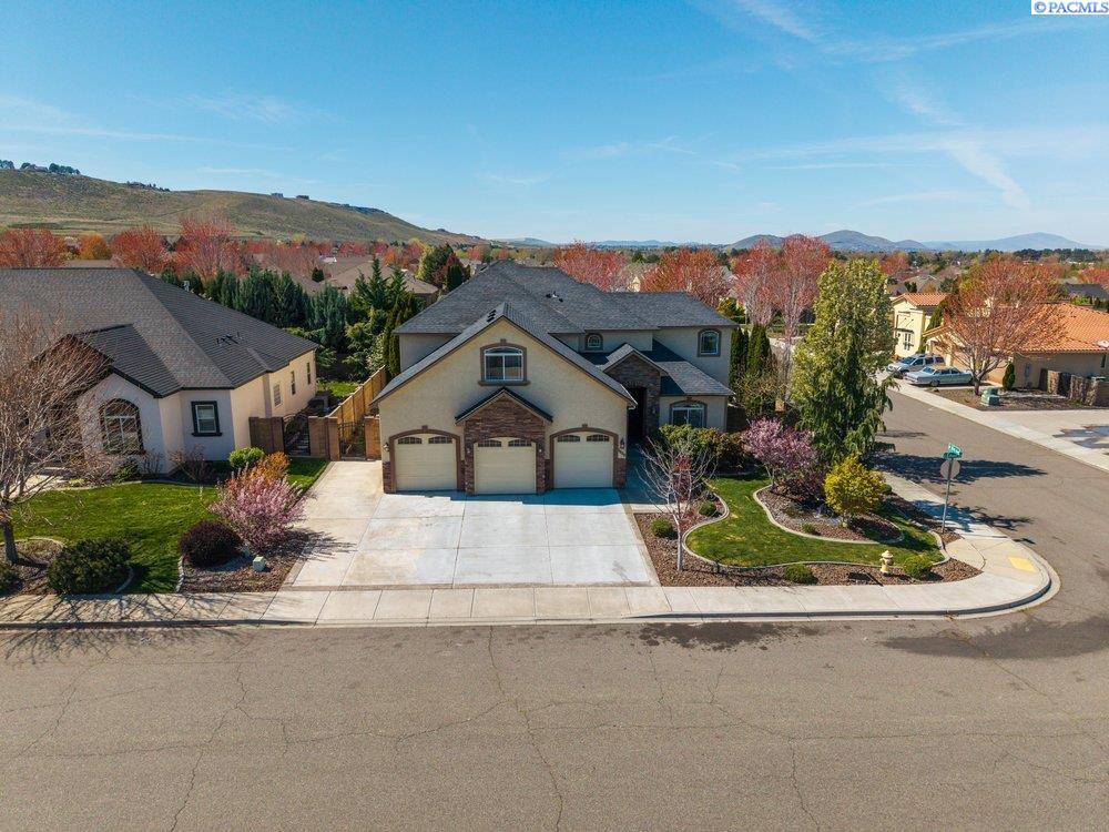 Photo 2 of Single family home for sale at 1600 S Edison St, Kennewick, WA 99338 | MLS# PAC291883 | Listing updated on 2026-10-01