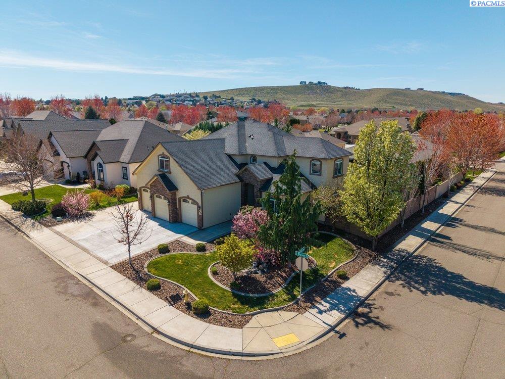 Photo 1 of Single family home for sale at 1600 S Edison St, Kennewick, WA 99338 | MLS# PAC291883 | Listing updated on 2026-10-01
